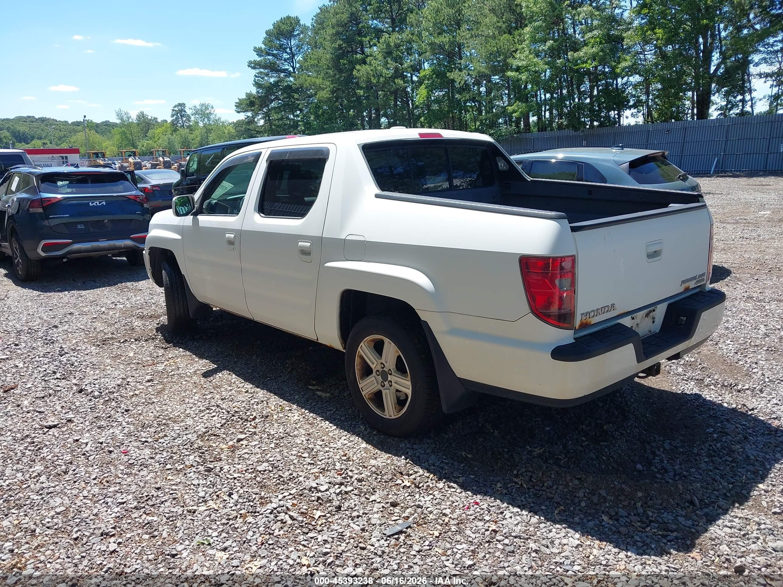 2011 Honda Ridgeline Rtl White vin: 5FPYK1F54BB452423