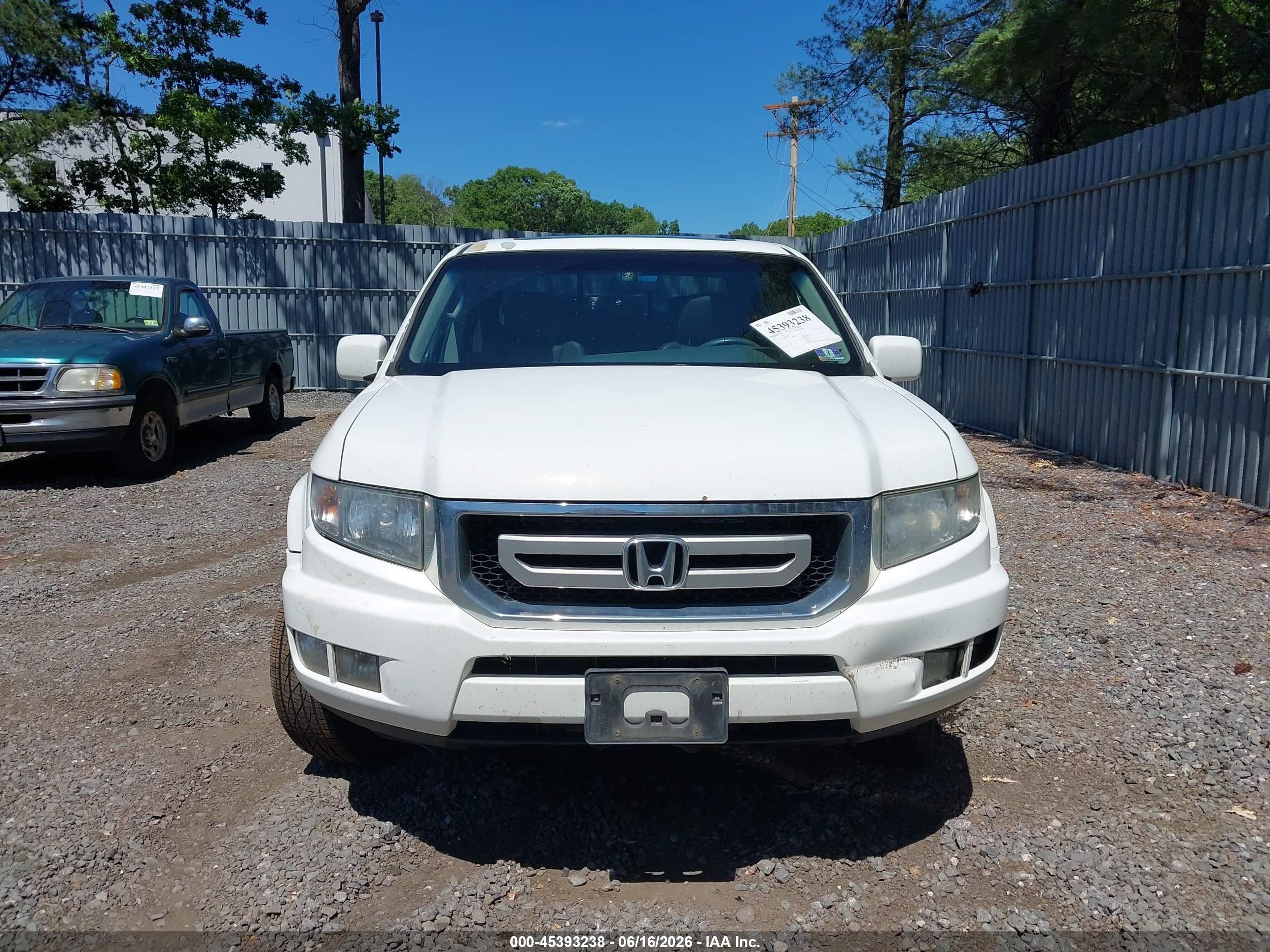 2011 Honda Ridgeline Rtl White vin: 5FPYK1F54BB452423