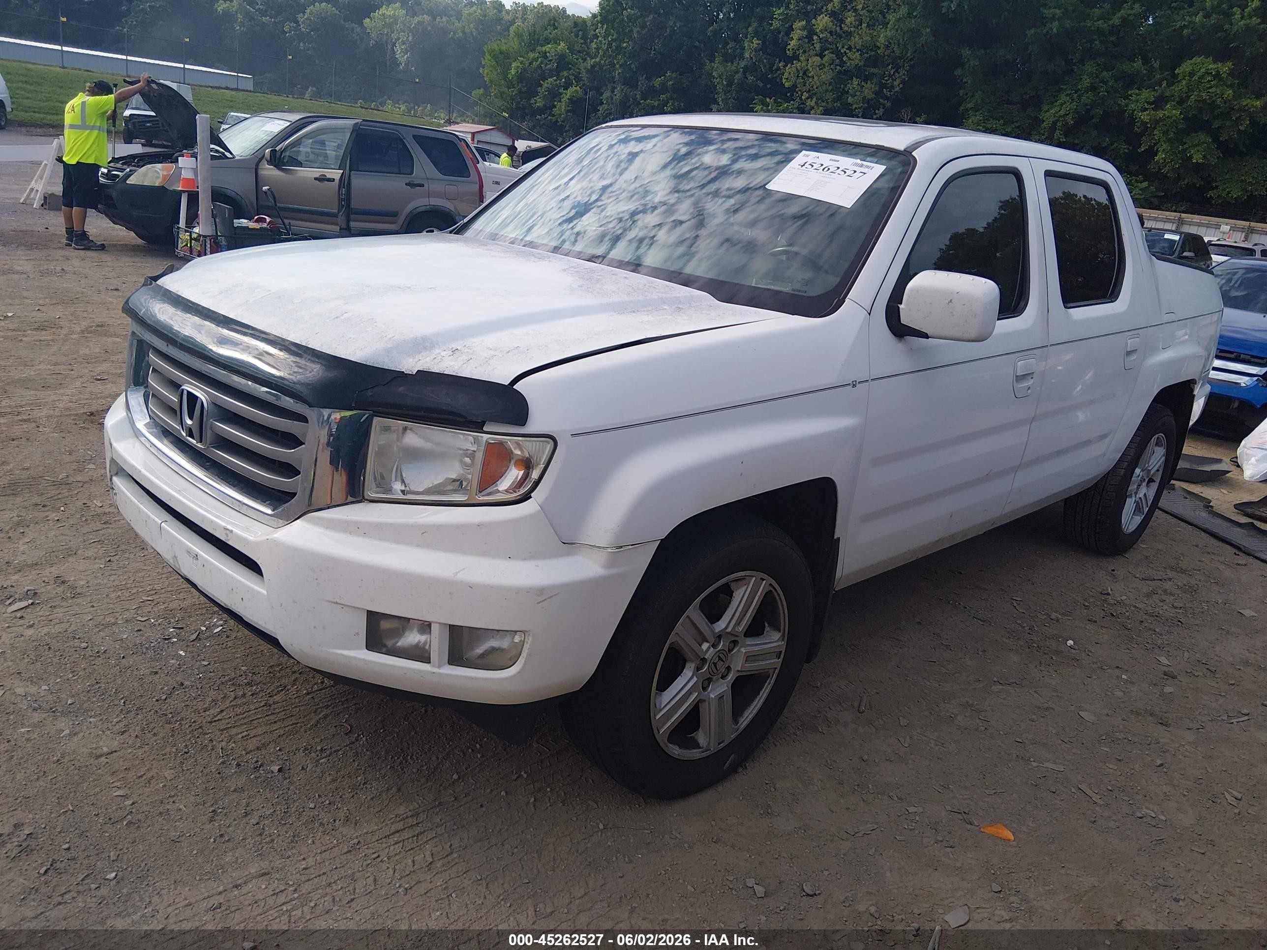 2013 Honda Ridgeline Rtl White vin: 5FPYK1F54DB011653