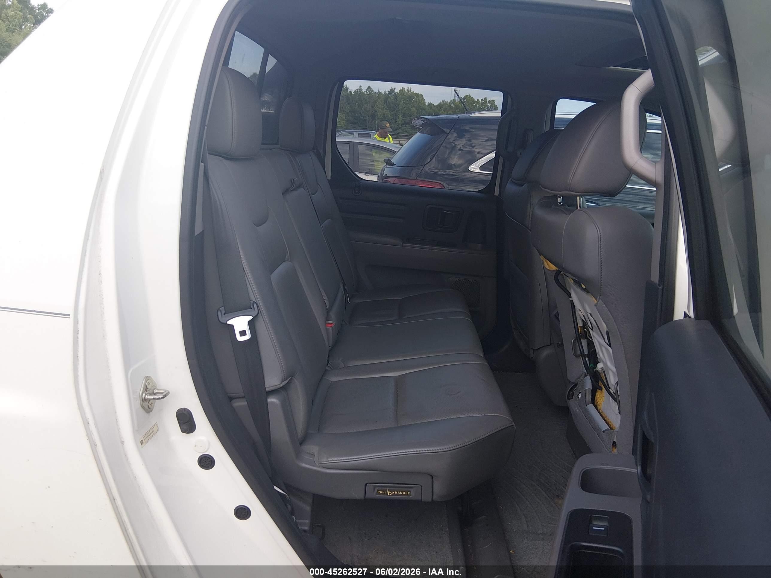 2013 Honda Ridgeline Rtl White vin: 5FPYK1F54DB011653
