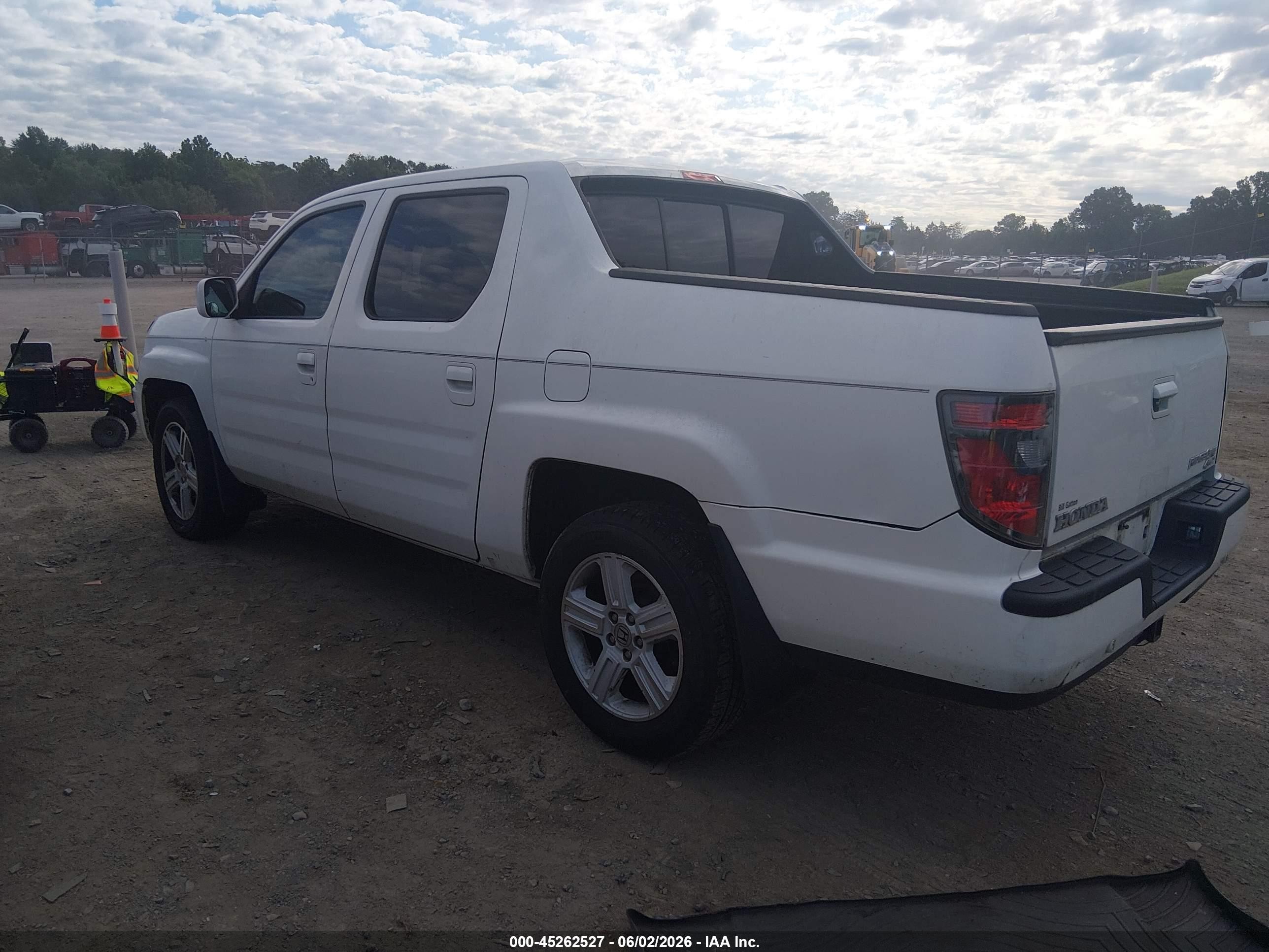 2013 Honda Ridgeline Rtl White vin: 5FPYK1F54DB011653