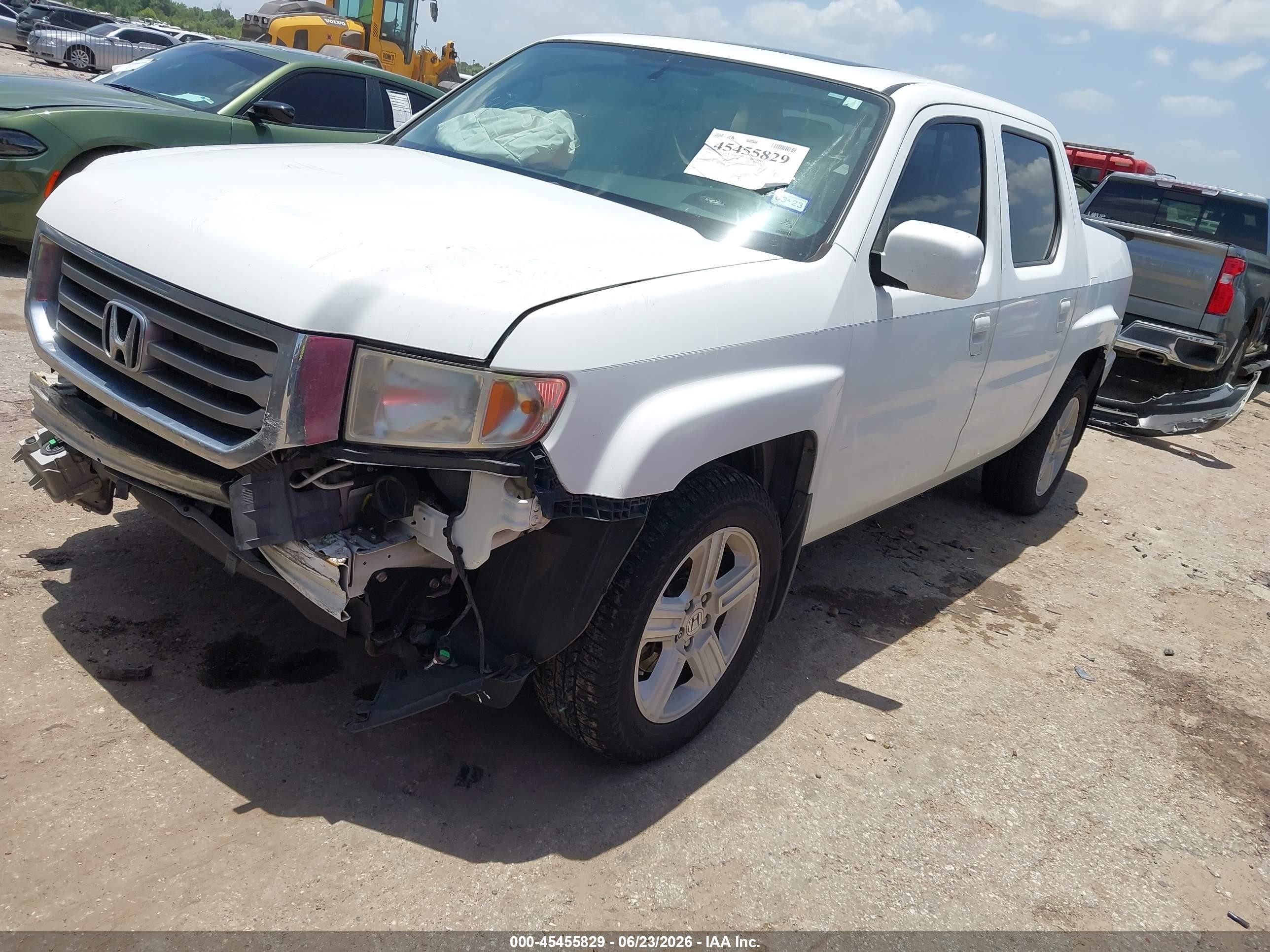 2014 Honda Ridgeline Rtl White vin: 5FPYK1F54EB005935