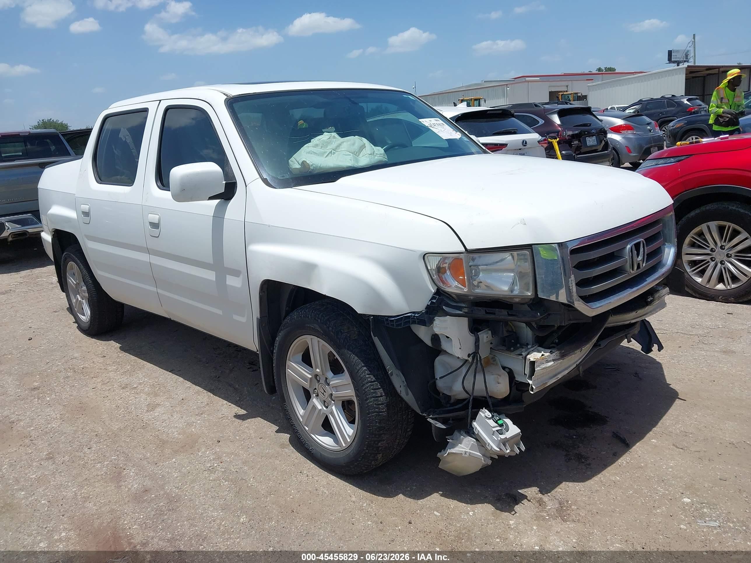 2014 Honda Ridgeline Rtl White vin: 5FPYK1F54EB005935