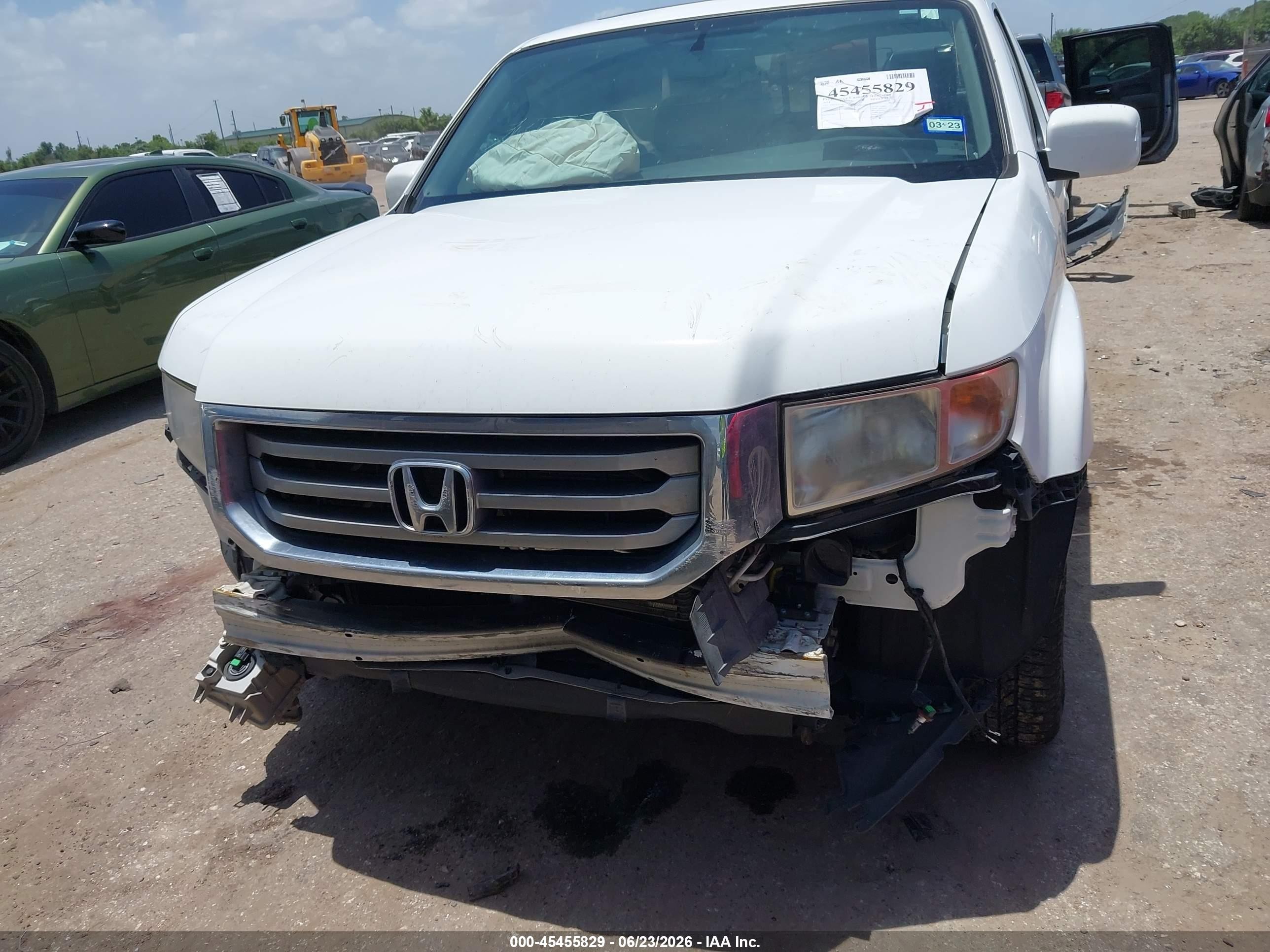 2014 Honda Ridgeline Rtl White vin: 5FPYK1F54EB005935