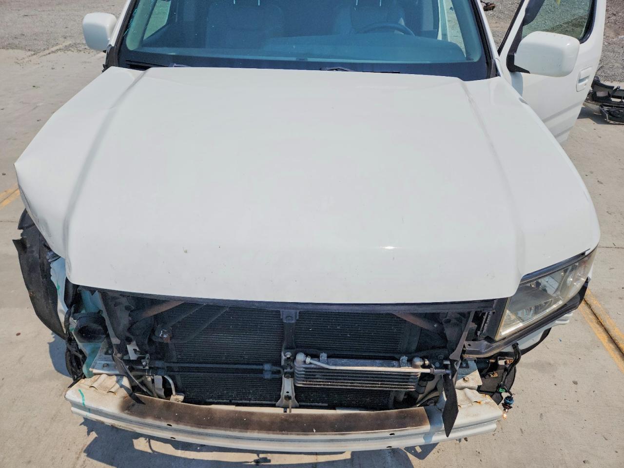 2014 Honda Ridgeline Rtl White vin: 5FPYK1F55EB001568