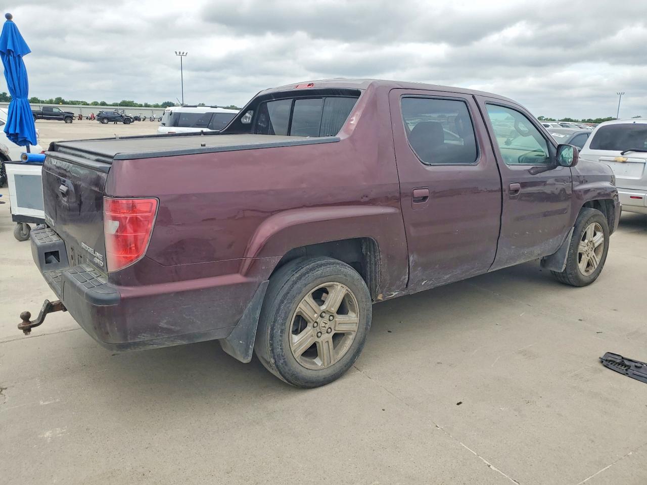 2011 Honda Ridgeline Rtl Burgundy vin: 5FPYK1F56BB009125