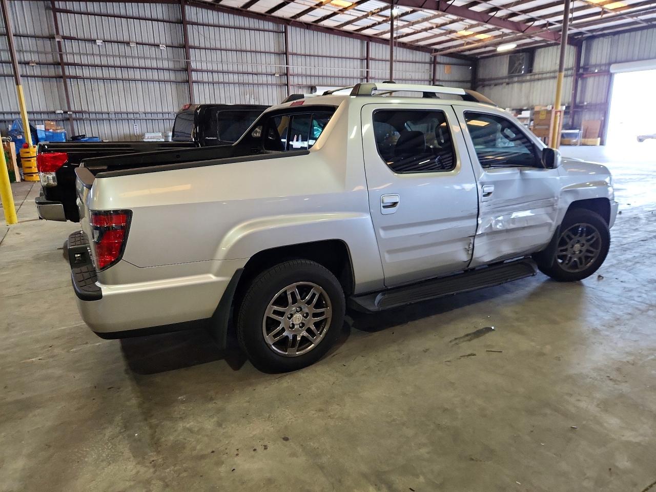 2013 Honda Ridgeline Rtl Silver vin: 5FPYK1F57DB017396