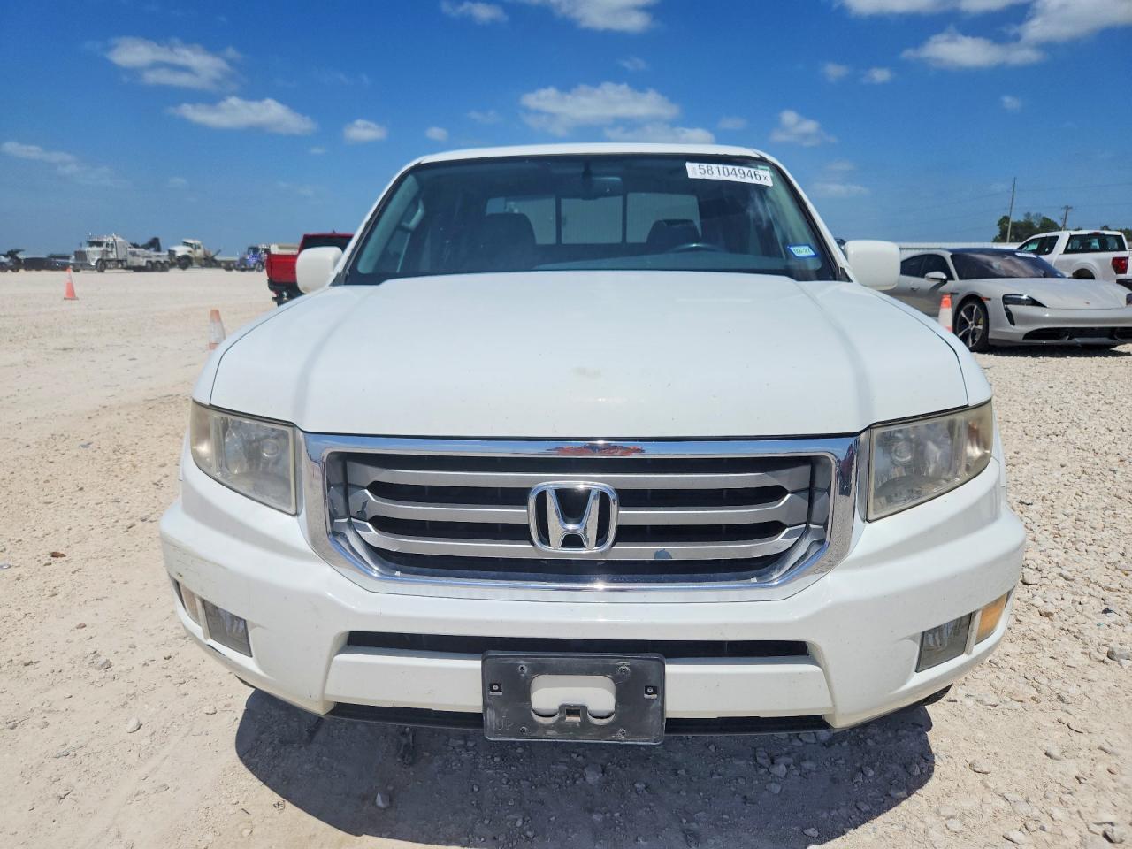 2013 Honda Ridgeline Rtl White vin: 5FPYK1F57DB019018