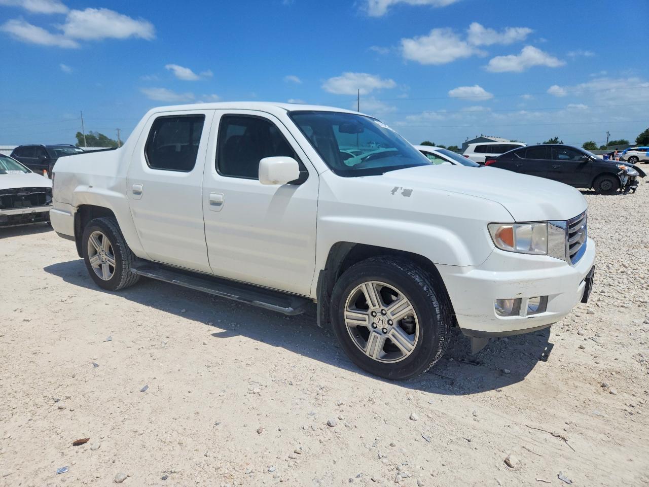 2013 Honda Ridgeline Rtl White vin: 5FPYK1F57DB019018