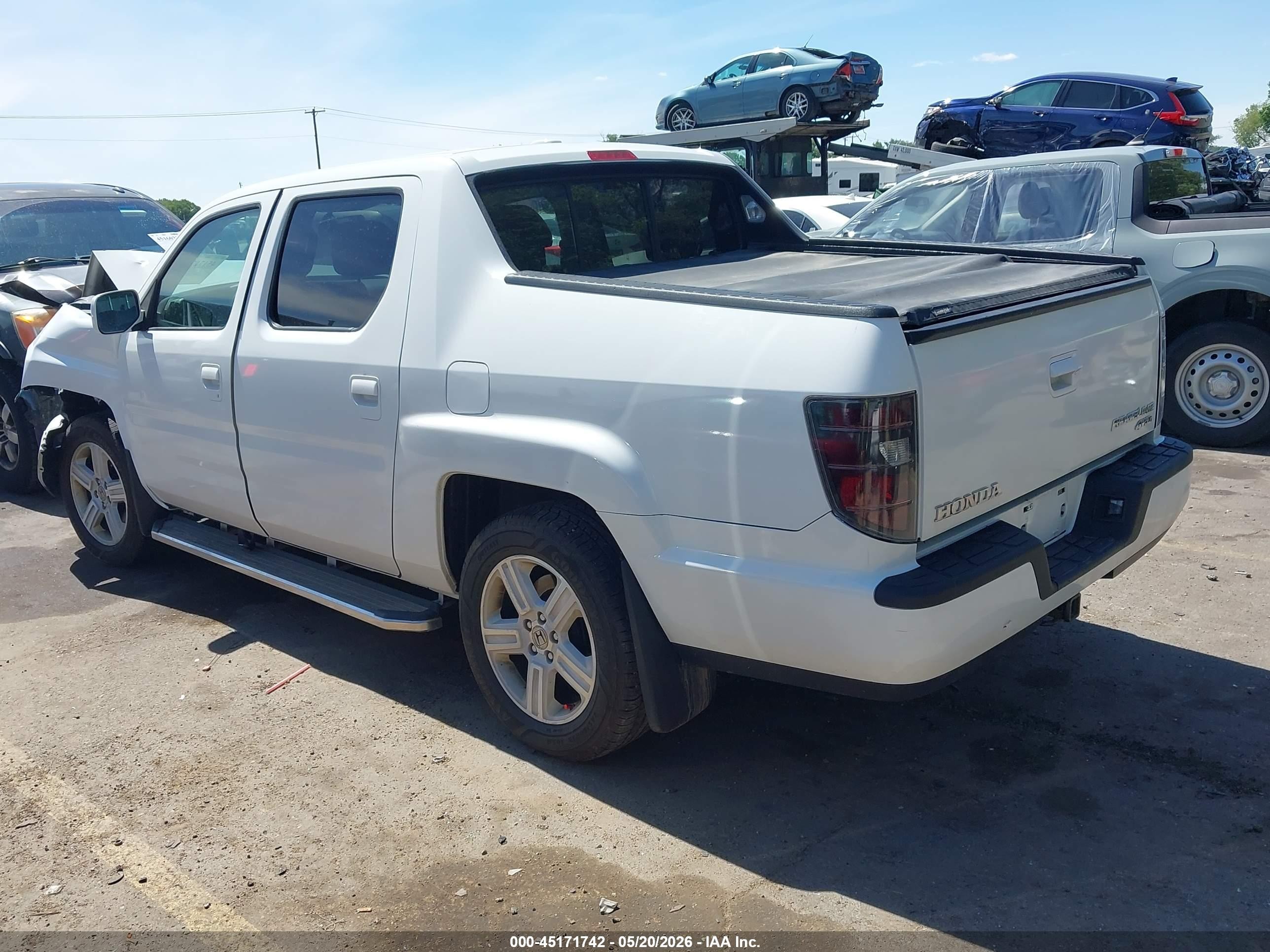 2013 Honda Ridgeline Rtl White vin: 5FPYK1F58DB010599