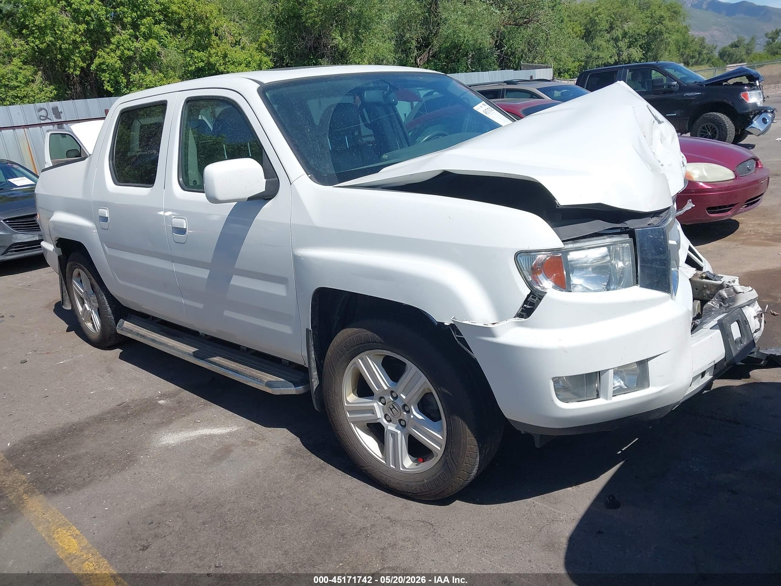 2013 Honda Ridgeline Rtl White vin: 5FPYK1F58DB010599