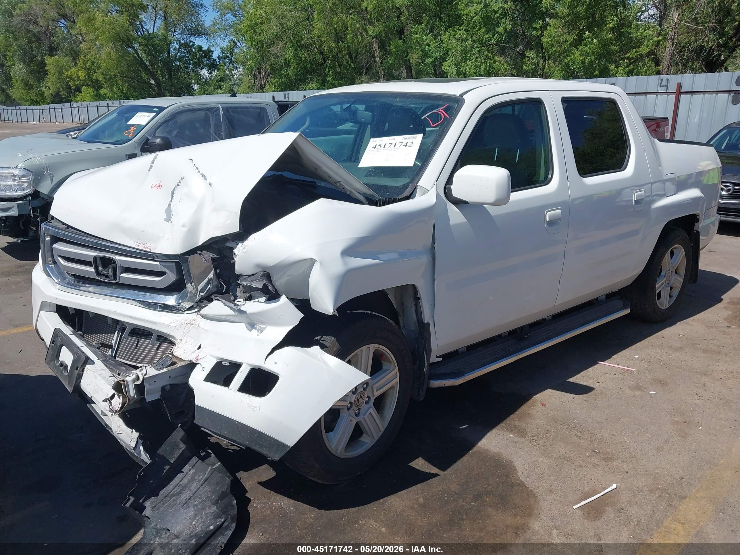 2013 Honda Ridgeline Rtl White vin: 5FPYK1F58DB010599