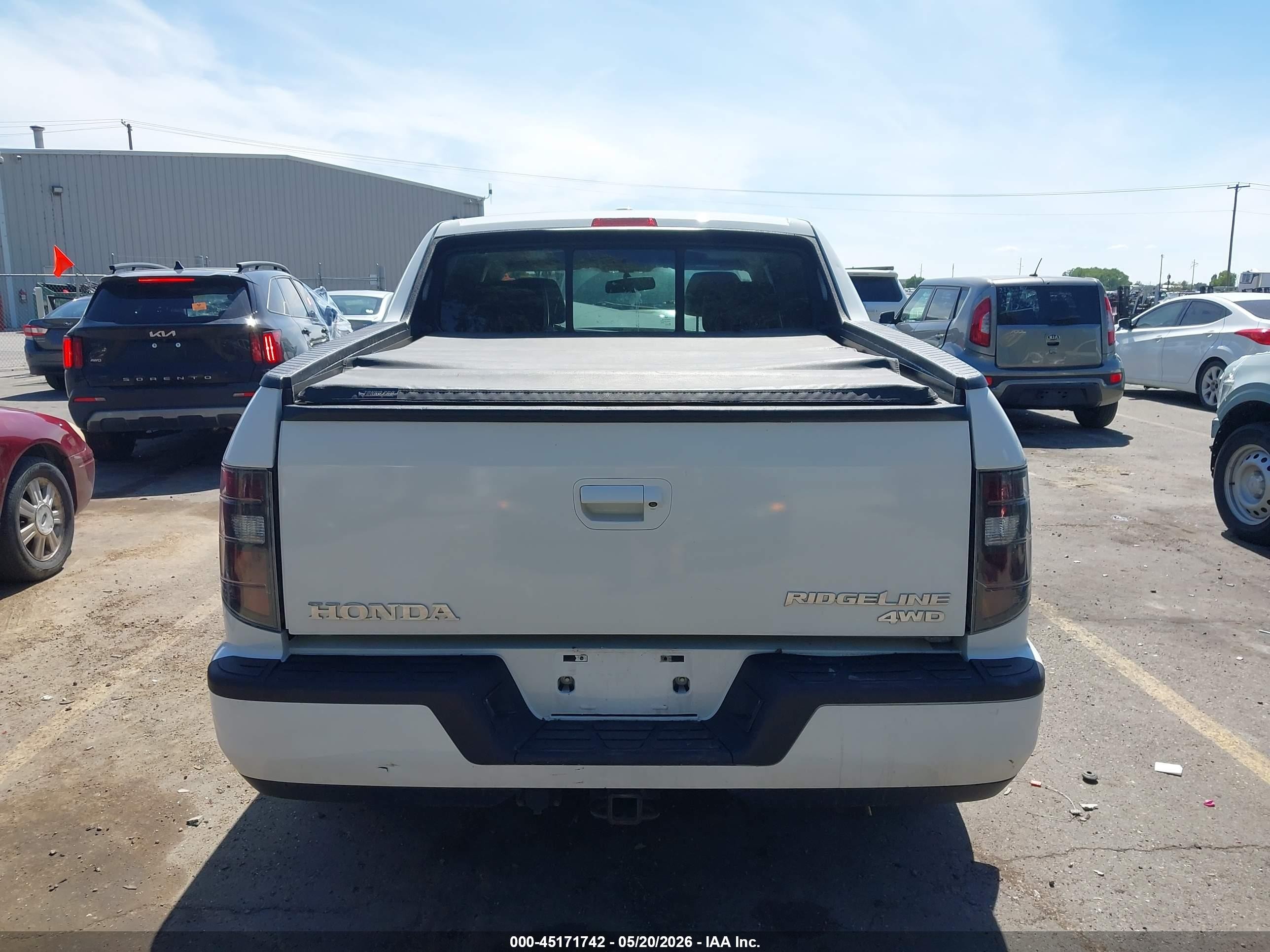 2013 Honda Ridgeline Rtl White vin: 5FPYK1F58DB010599