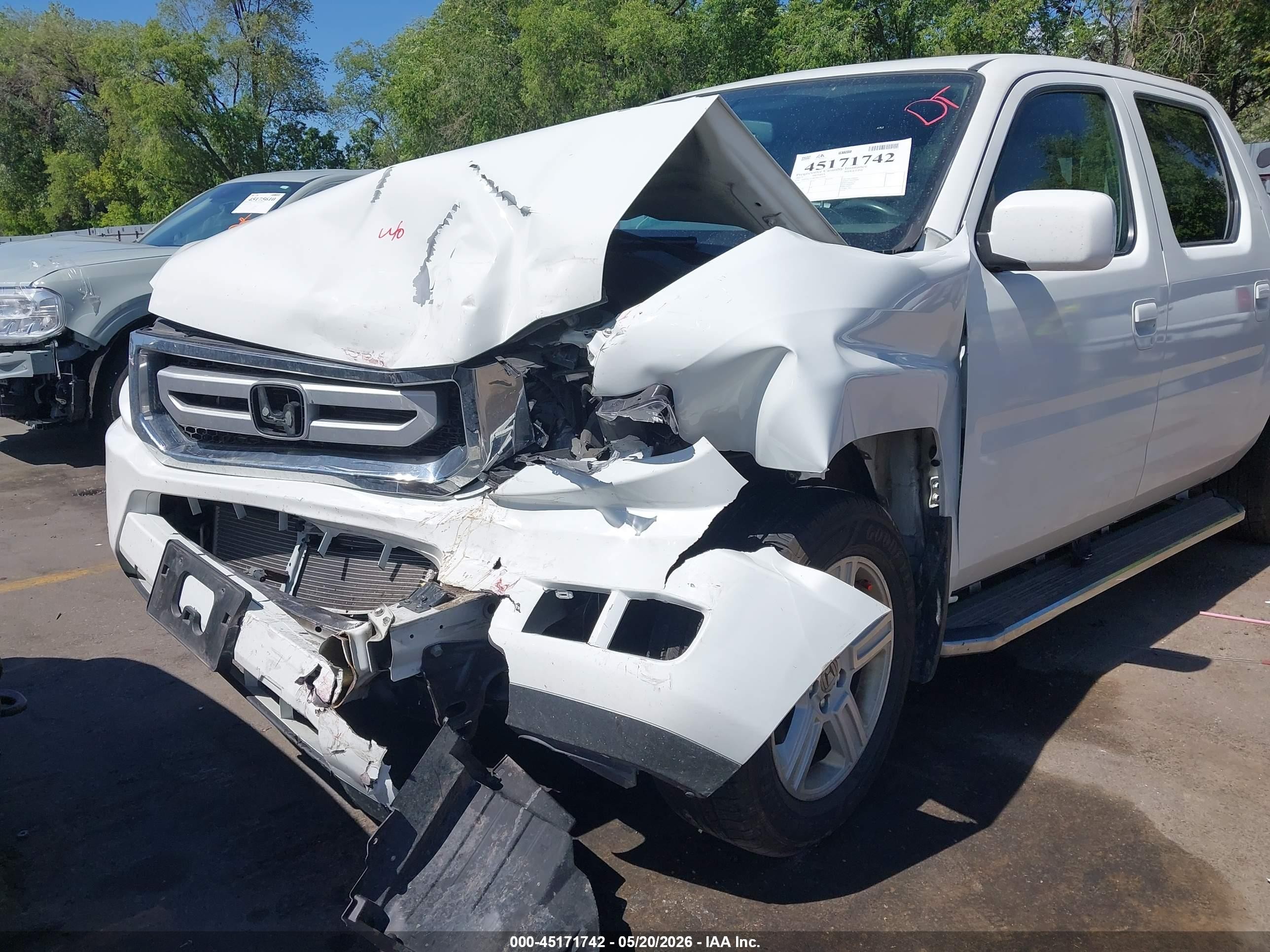 2013 Honda Ridgeline Rtl White vin: 5FPYK1F58DB010599