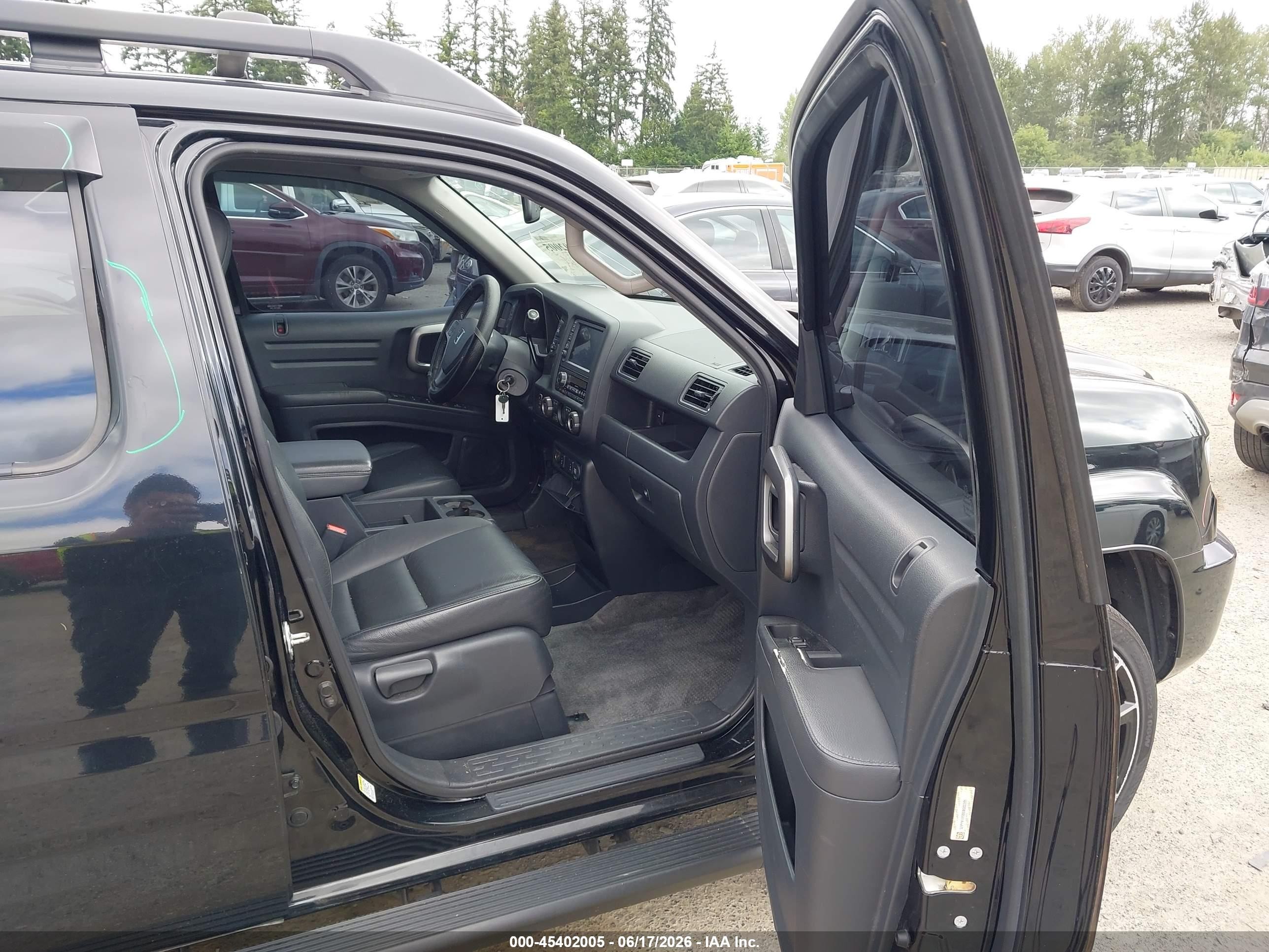 2014 Honda Ridgeline Rtl Black vin: 5FPYK1F59EB002206