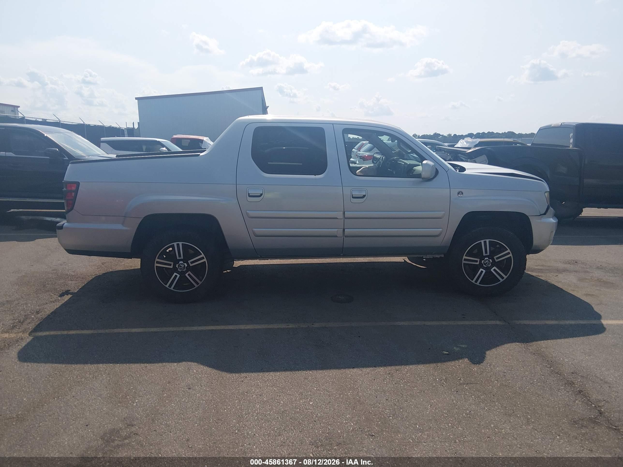 2014 Honda Ridgeline Se Silver vin: 5FPYK1F66EB009476