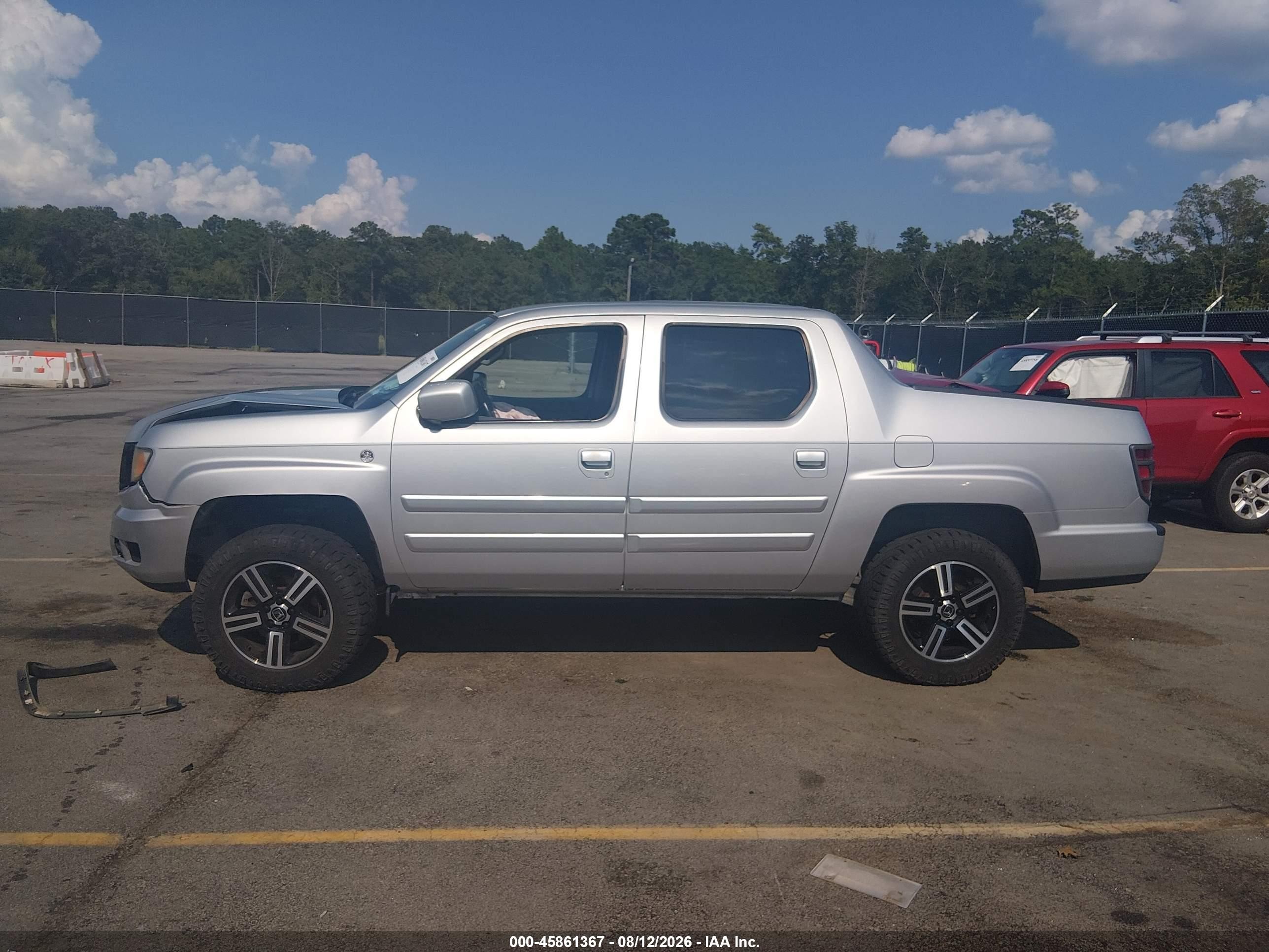 2014 Honda Ridgeline Se Silver vin: 5FPYK1F66EB009476