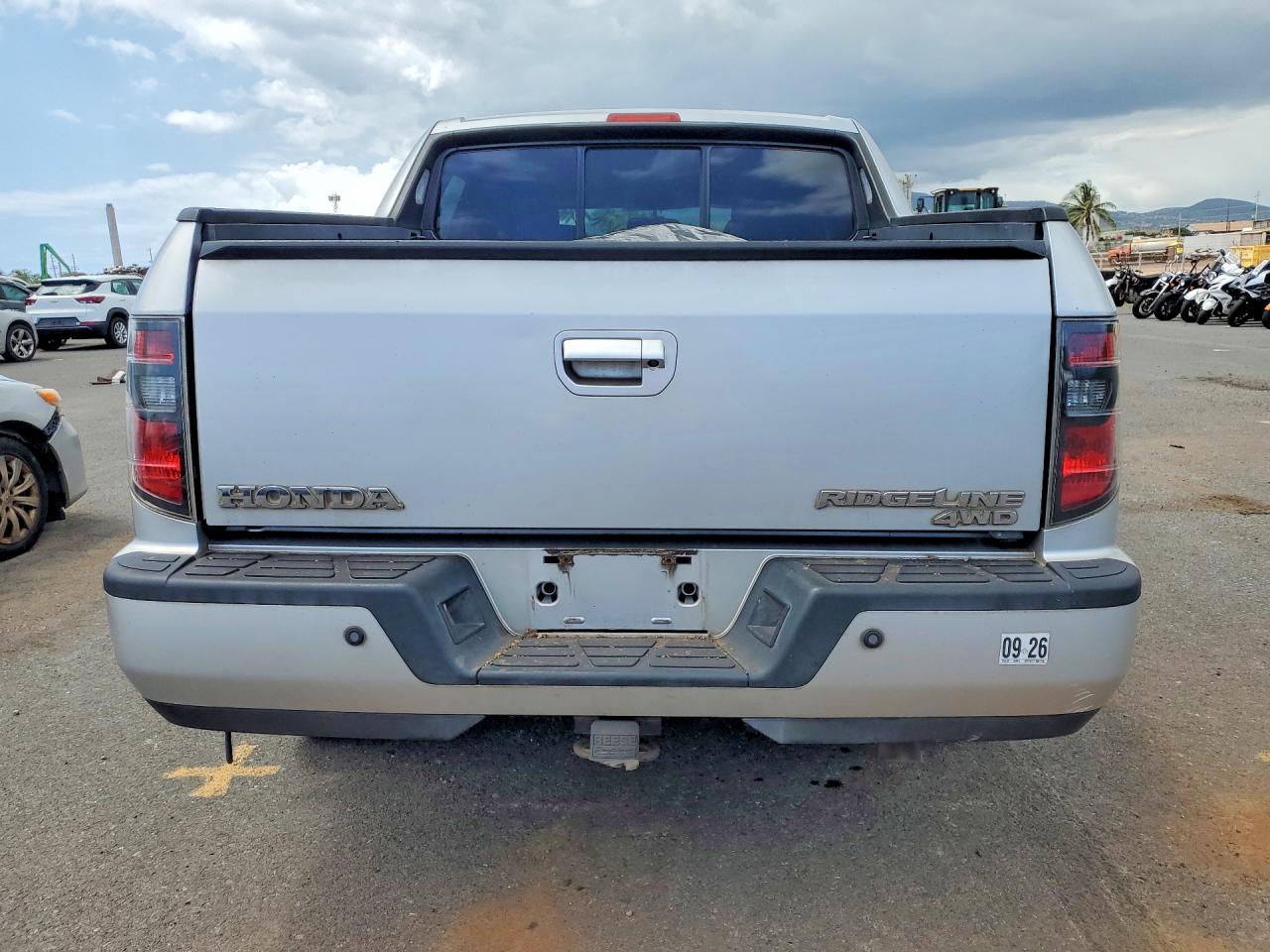 2013 Honda Ridgeline Sport Silver vin: 5FPYK1F71DB017461