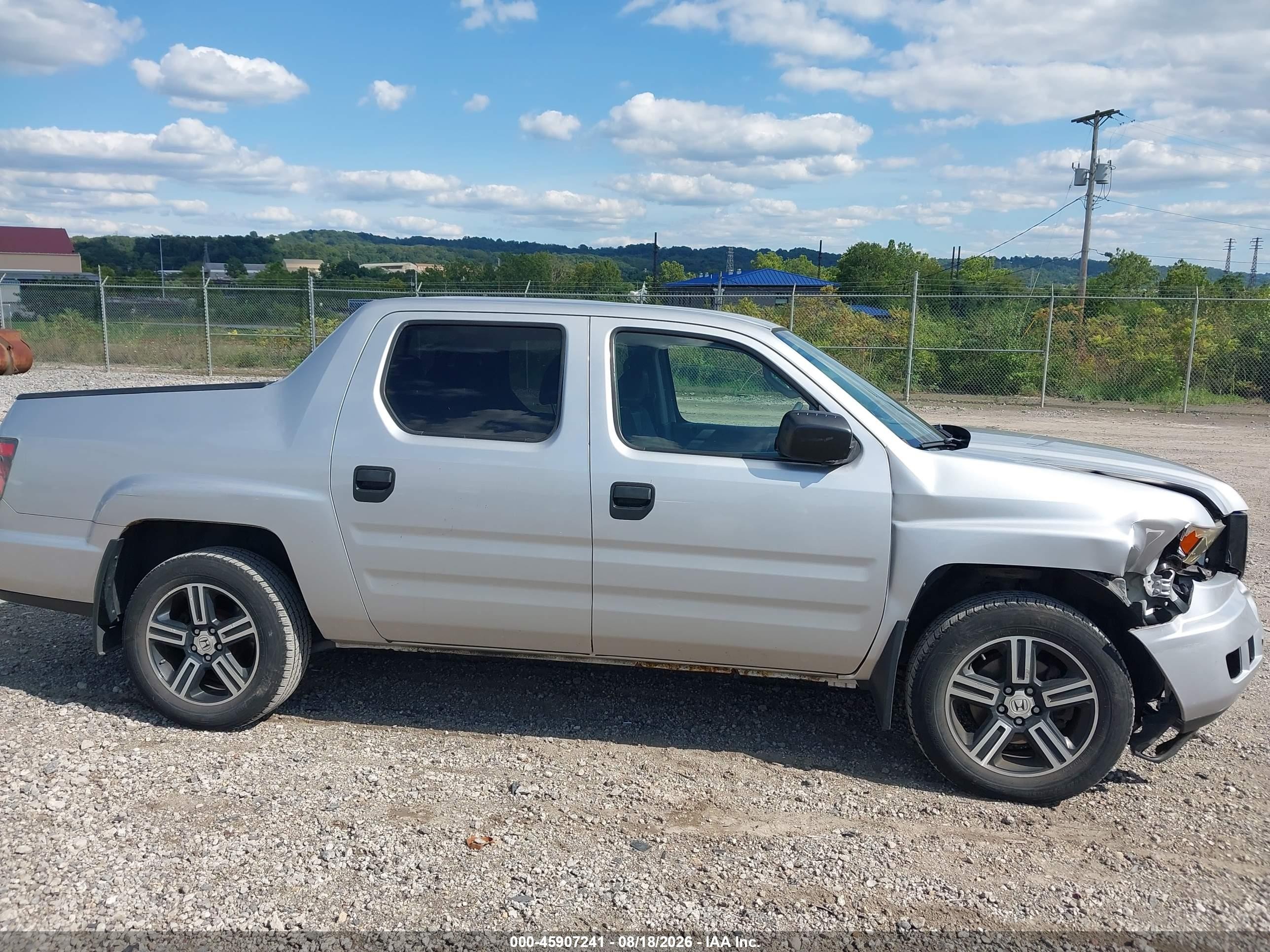 2014 Honda Ridgeline Sport Silver vin: 5FPYK1F72EB001500