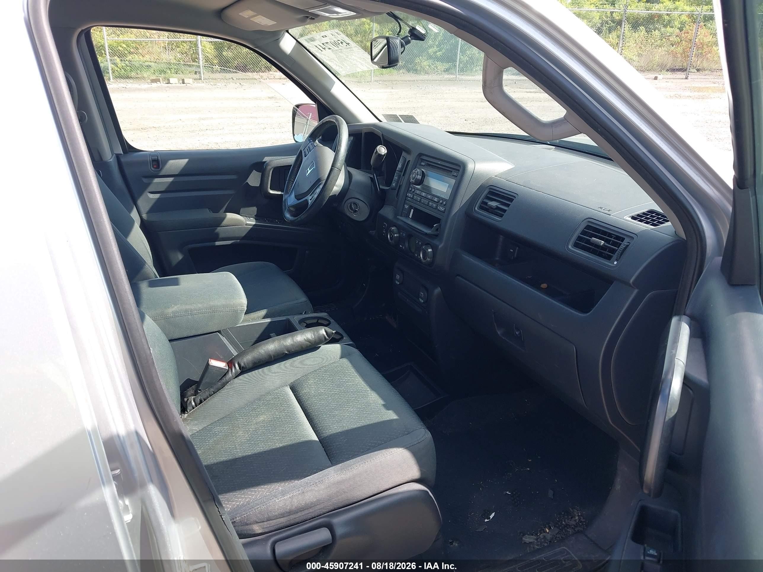 2014 Honda Ridgeline Sport Silver vin: 5FPYK1F72EB001500