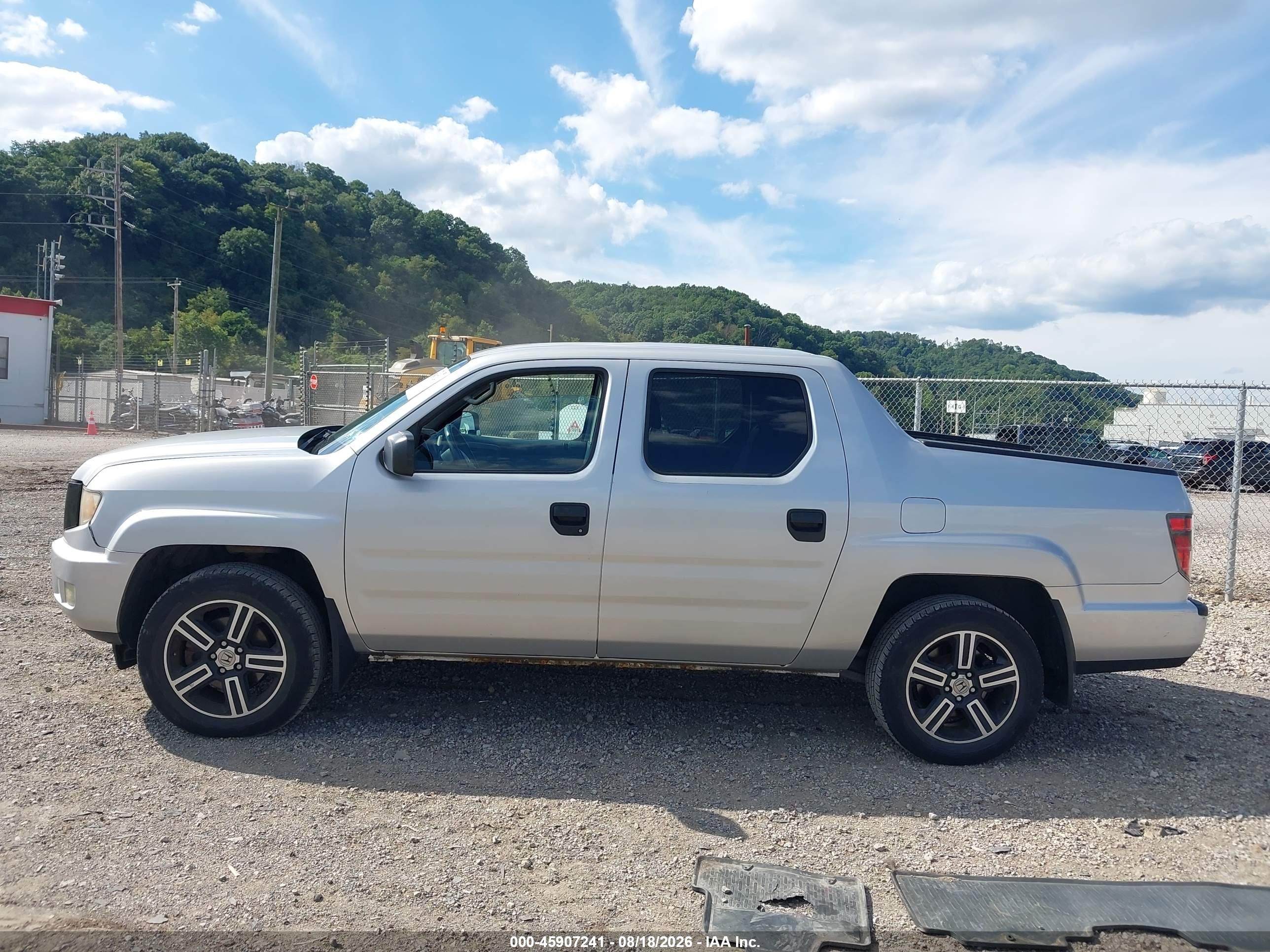 2014 Honda Ridgeline Sport Silver vin: 5FPYK1F72EB001500