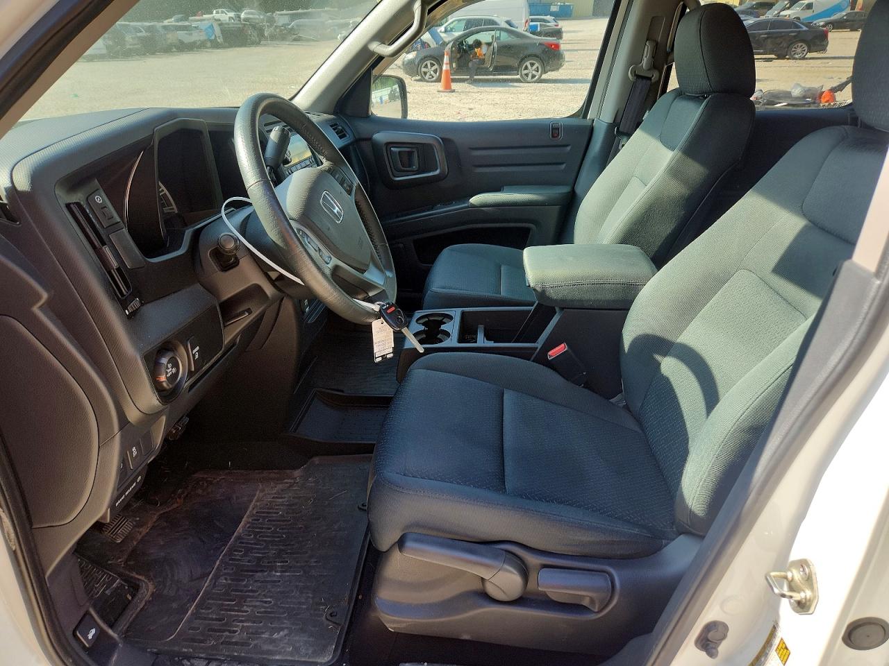 2014 Honda Ridgeline Sport White vin: 5FPYK1F72EB012514