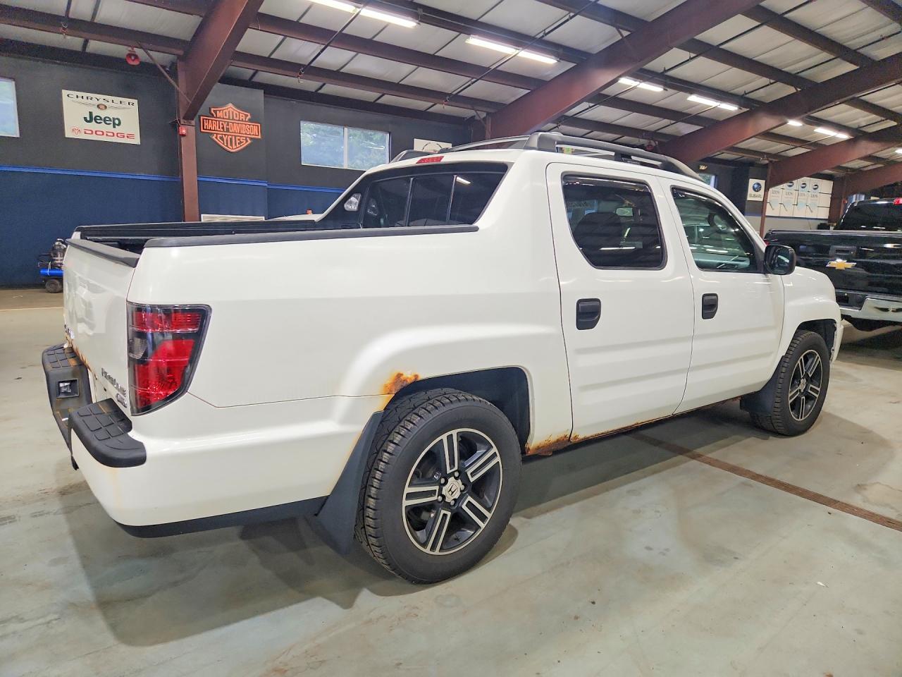 2014 Honda Ridgeline Sport White vin: 5FPYK1F77EB009706