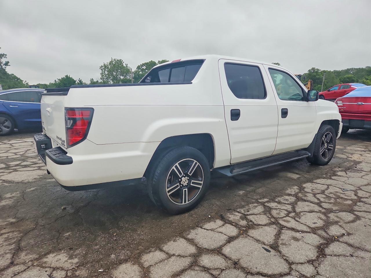 2013 Honda Ridgeline Sport White vin: 5FPYK1F78DB003590