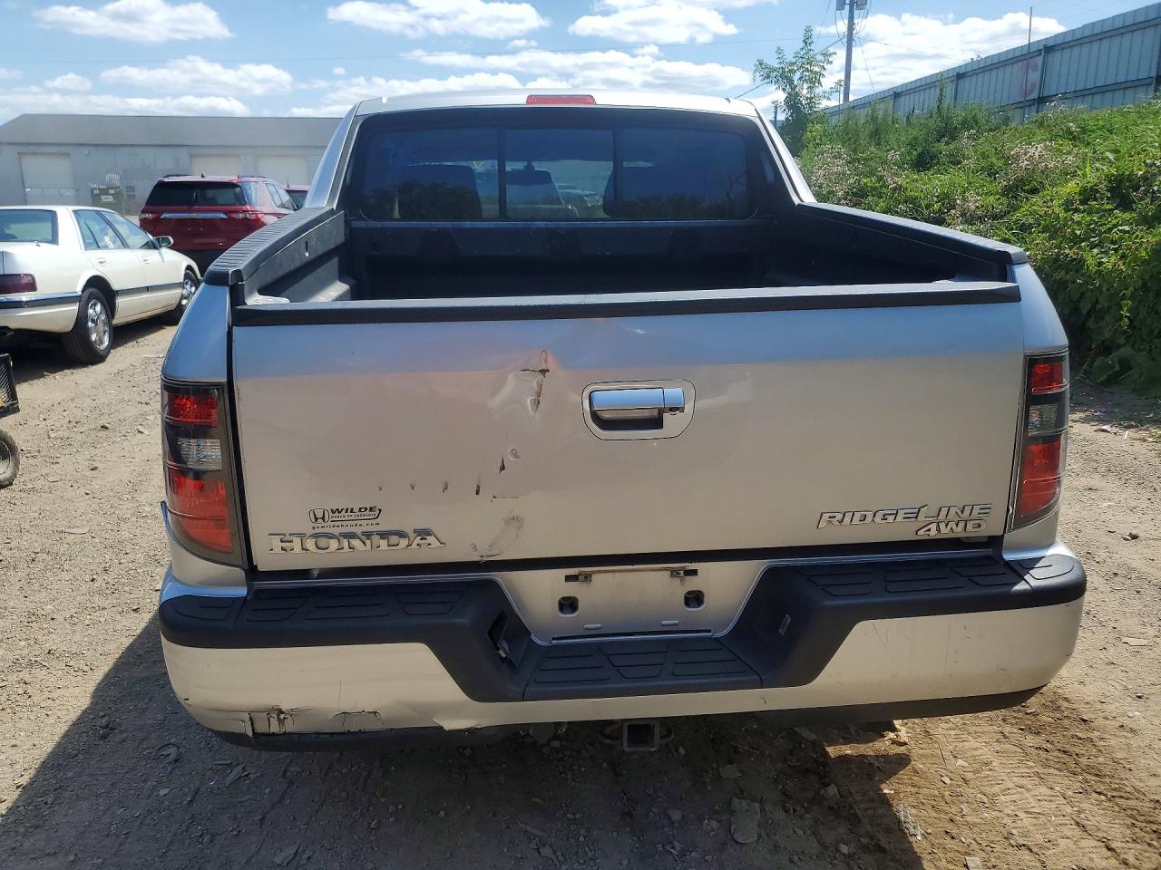 2013 Honda Ridgeline Sport Silver vin: 5FPYK1F78DB011124