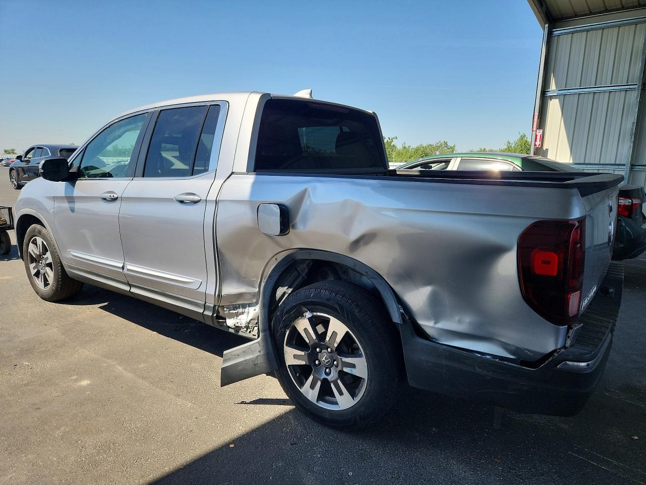 2017 Honda Ridgeline Rtl Silver vin: 5FPYK2F66HB010539