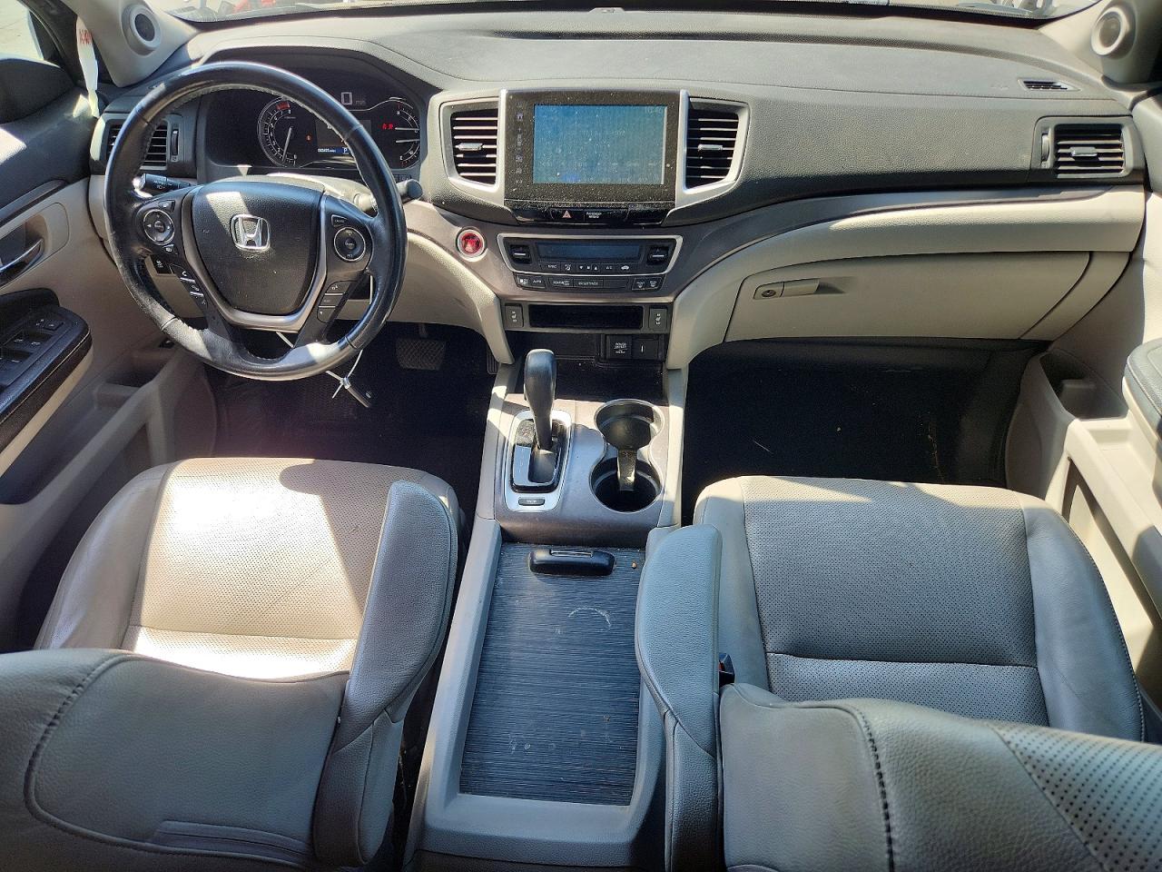 2017 Honda Ridgeline Rtl Silver vin: 5FPYK2F66HB010539