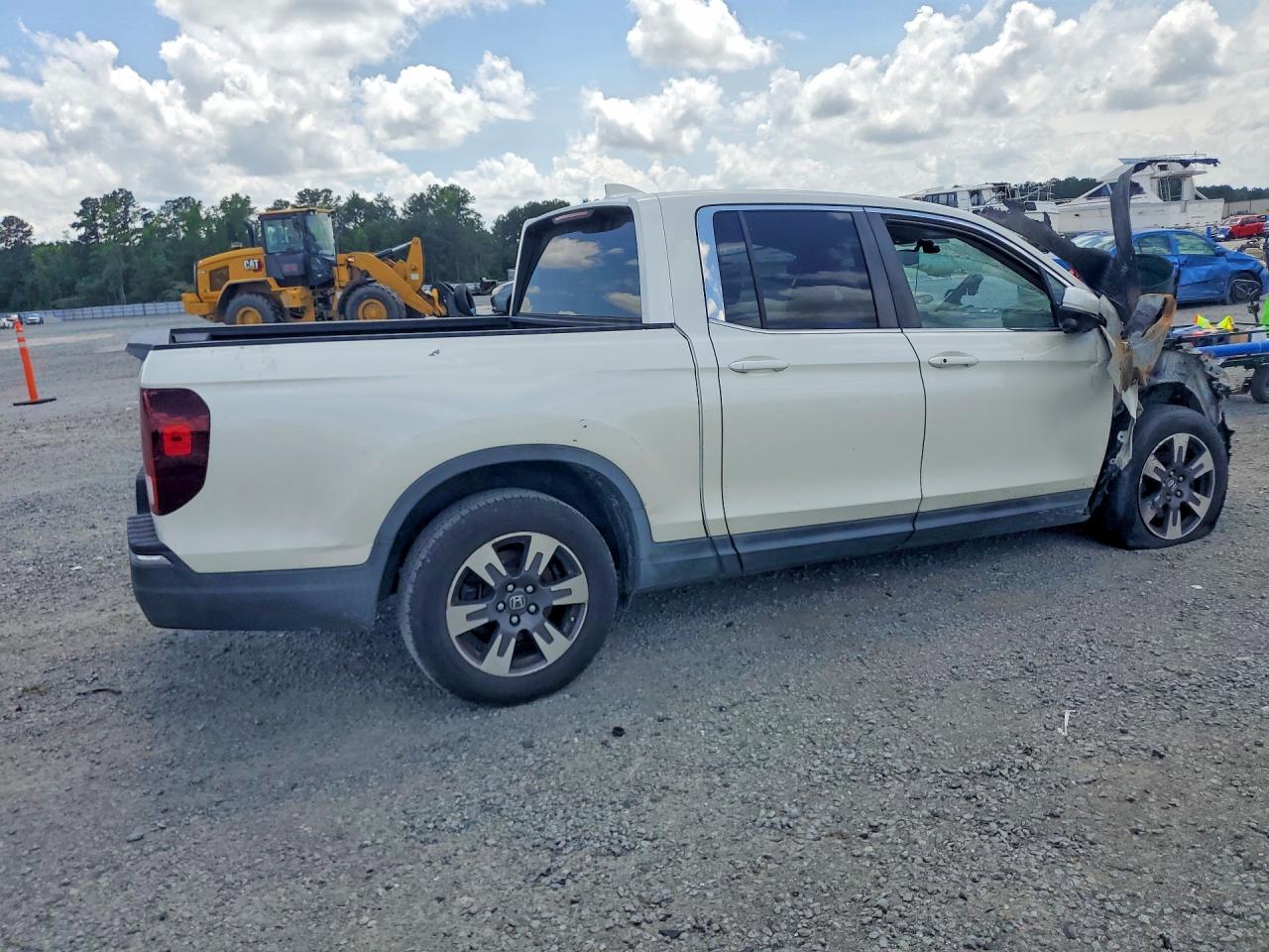 2017 Honda Ridgeline Rtl White vin: 5FPYK2F6XHB001391