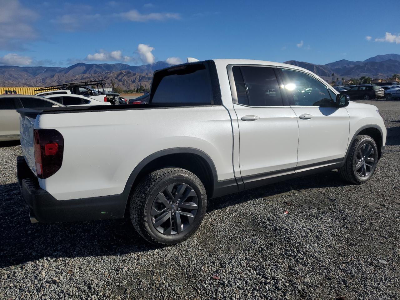 2024 Honda Ridgeline Sport White vin: 5FPYK3F12RB010095
