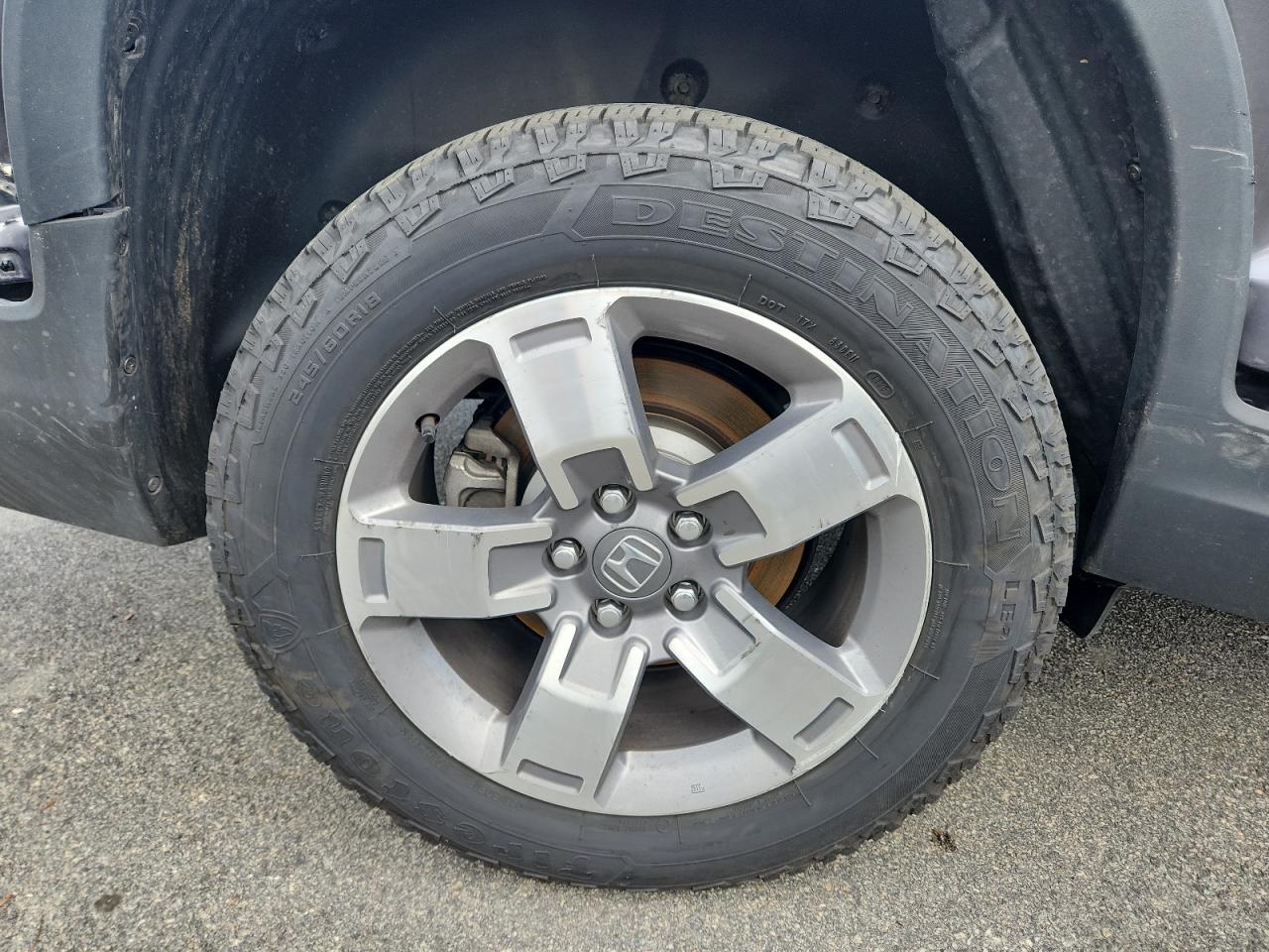 2025 Honda Ridgeline Rtl Серый vin: 5FPYK3F50SB040219 Damage: Right Rear Wheel, Curb Rash, > 12 Inches