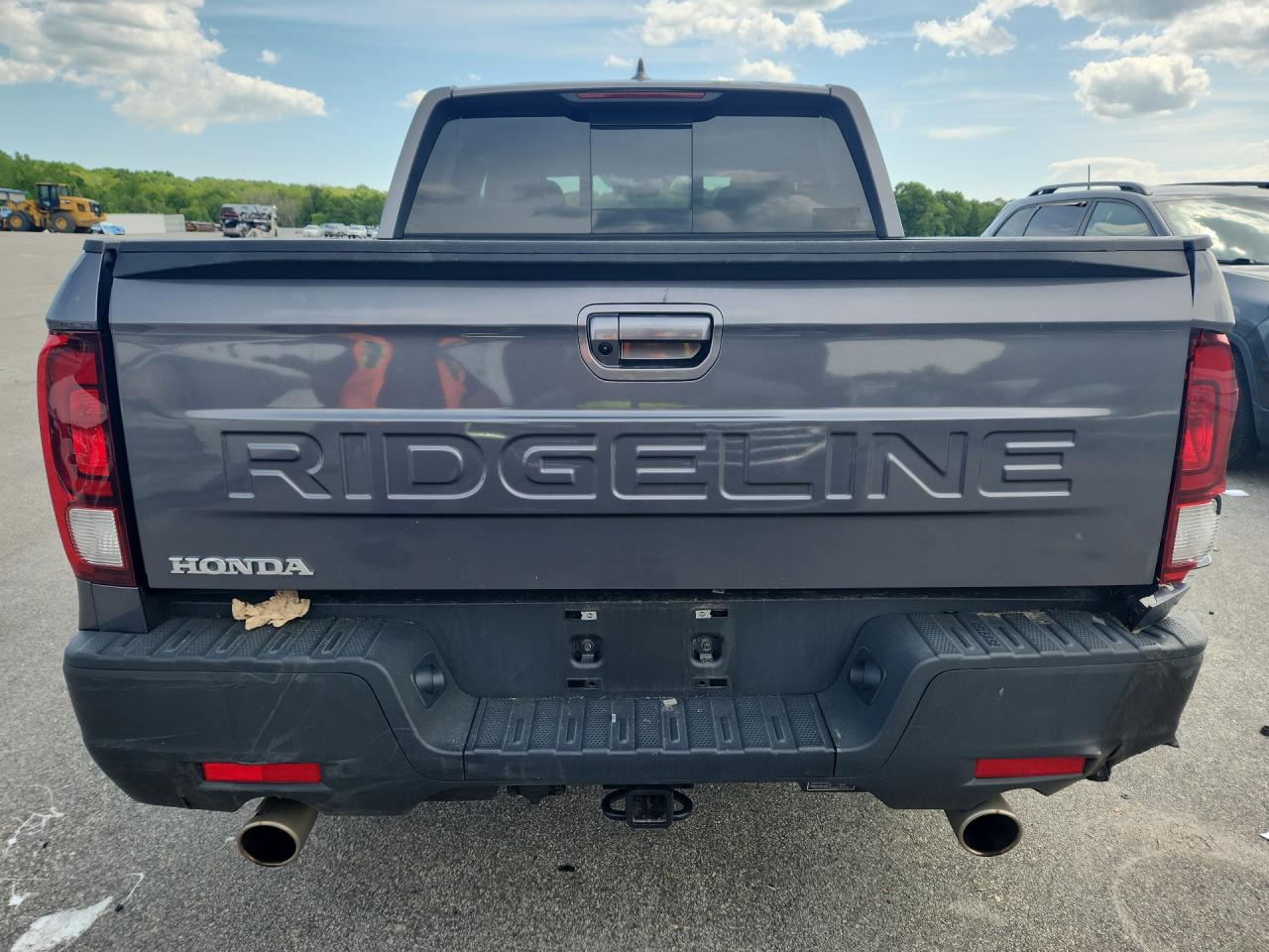 2025 Honda Ridgeline Rtl Серый vin: 5FPYK3F50SB040219 Damage: R Bumper Textured, Dent(S) W/ Paint Dmg, 6 To 7 Inches