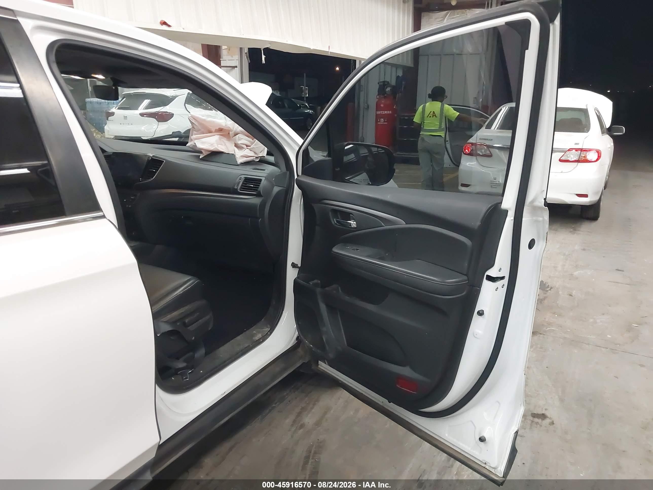 2023 Honda Ridgeline Rtl White vin: 5FPYK3F56PB018121