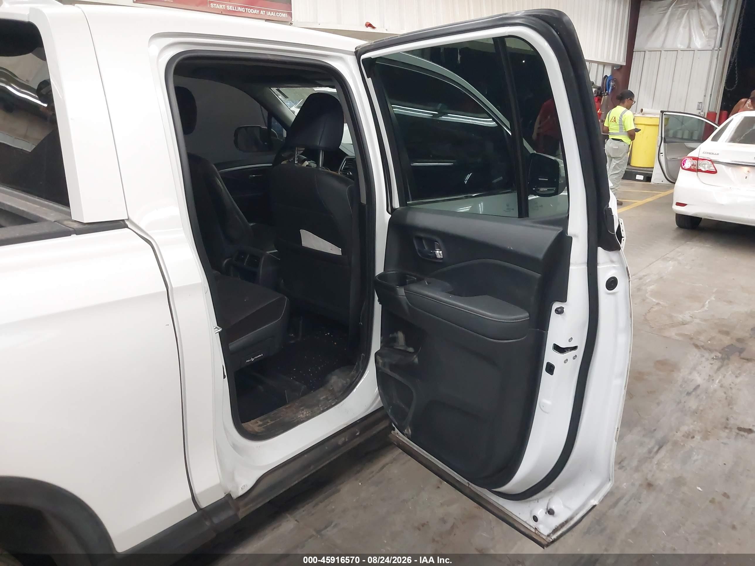 2023 Honda Ridgeline Rtl White vin: 5FPYK3F56PB018121