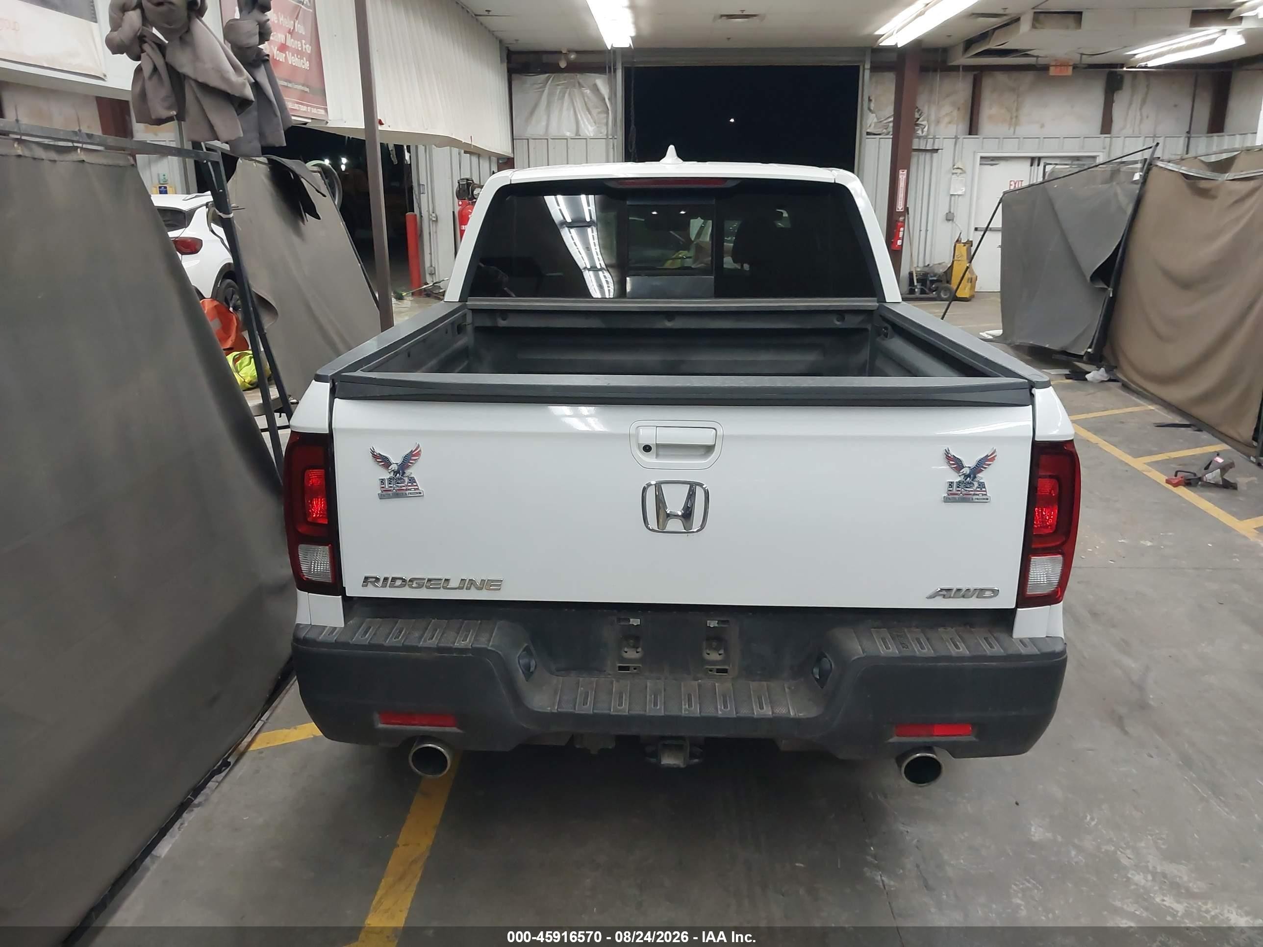 2023 Honda Ridgeline Rtl White vin: 5FPYK3F56PB018121