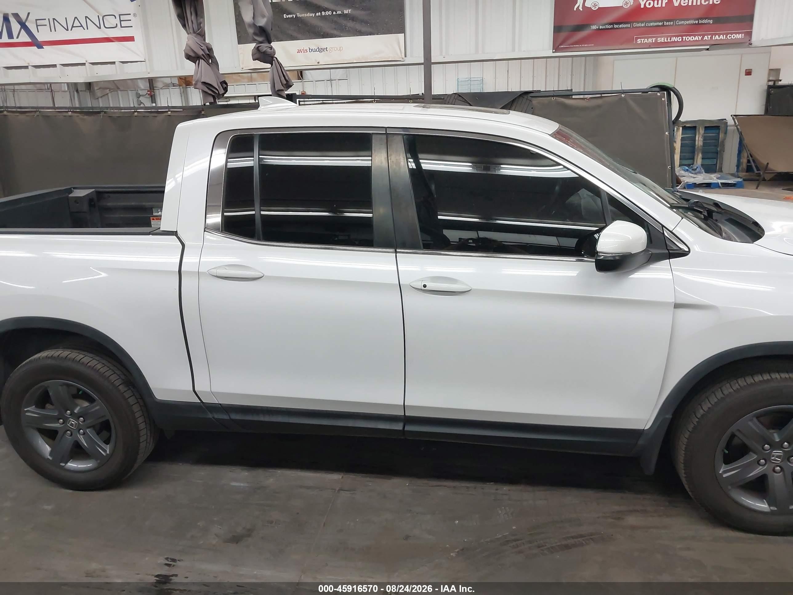 2023 Honda Ridgeline Rtl White vin: 5FPYK3F56PB018121