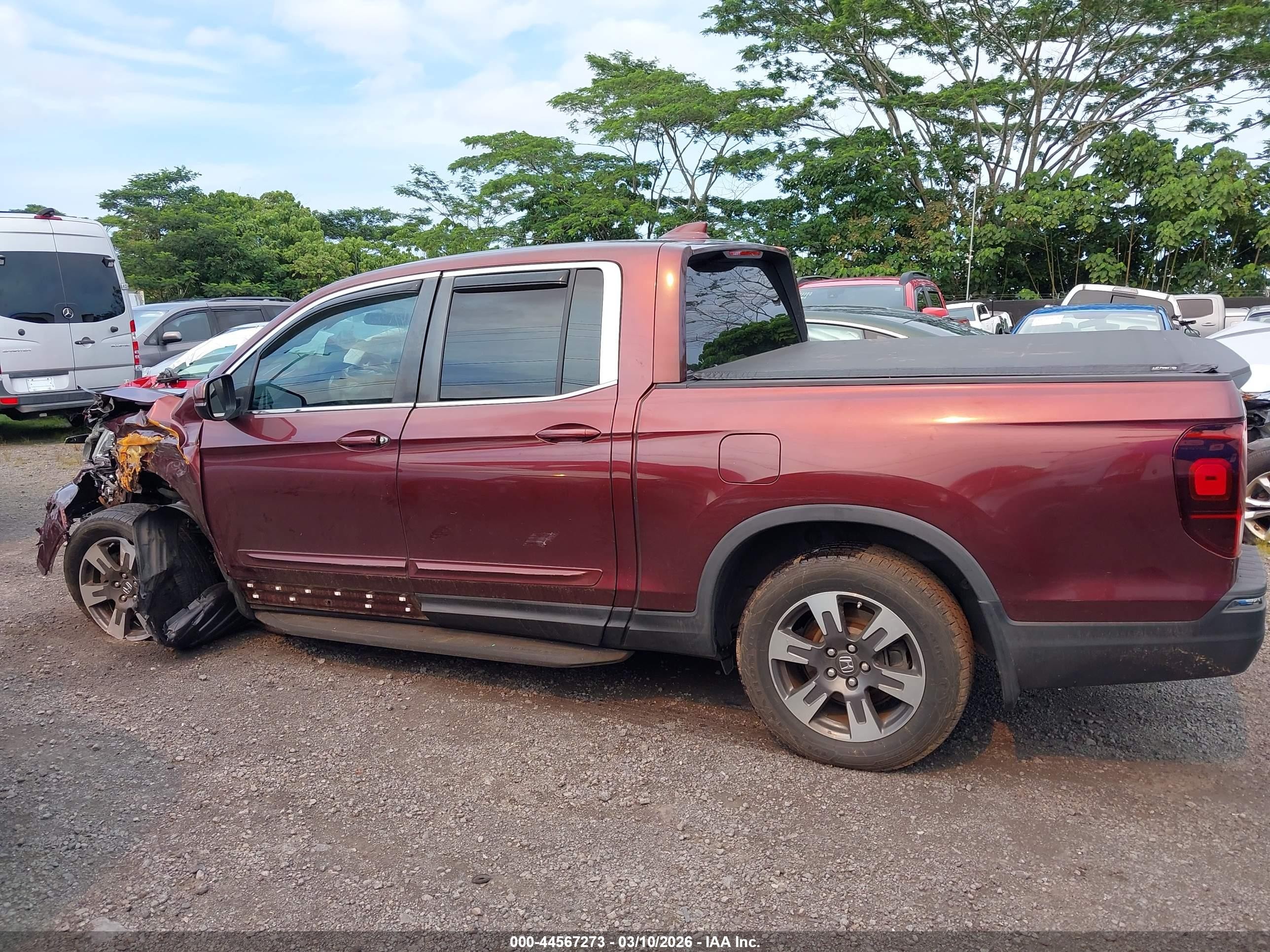 2017 Honda Ridgeline Rtl Burgundy vin: 5FPYK3F57HB006013