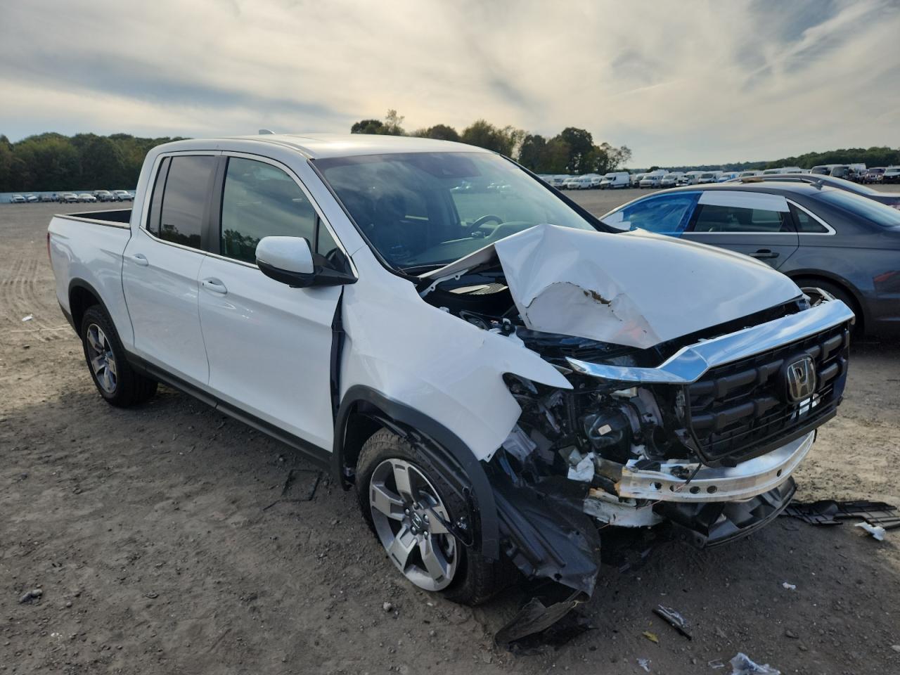 2025 Honda Ridgeline Rtl White vin: 5FPYK3F57SB032490