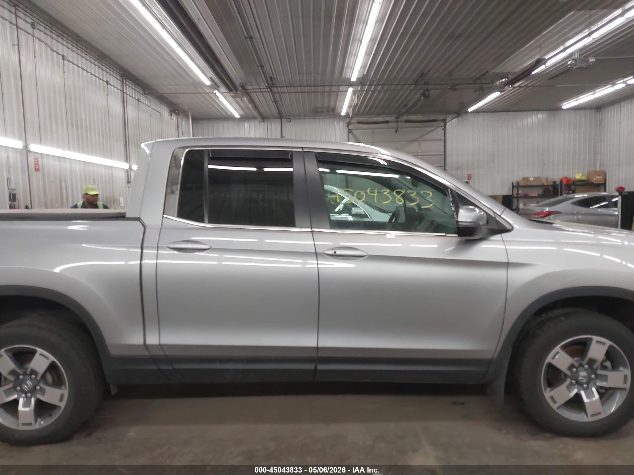 2024 Honda Ridgeline Rtl Серебряный vin: 5FPYK3F5XRB020294