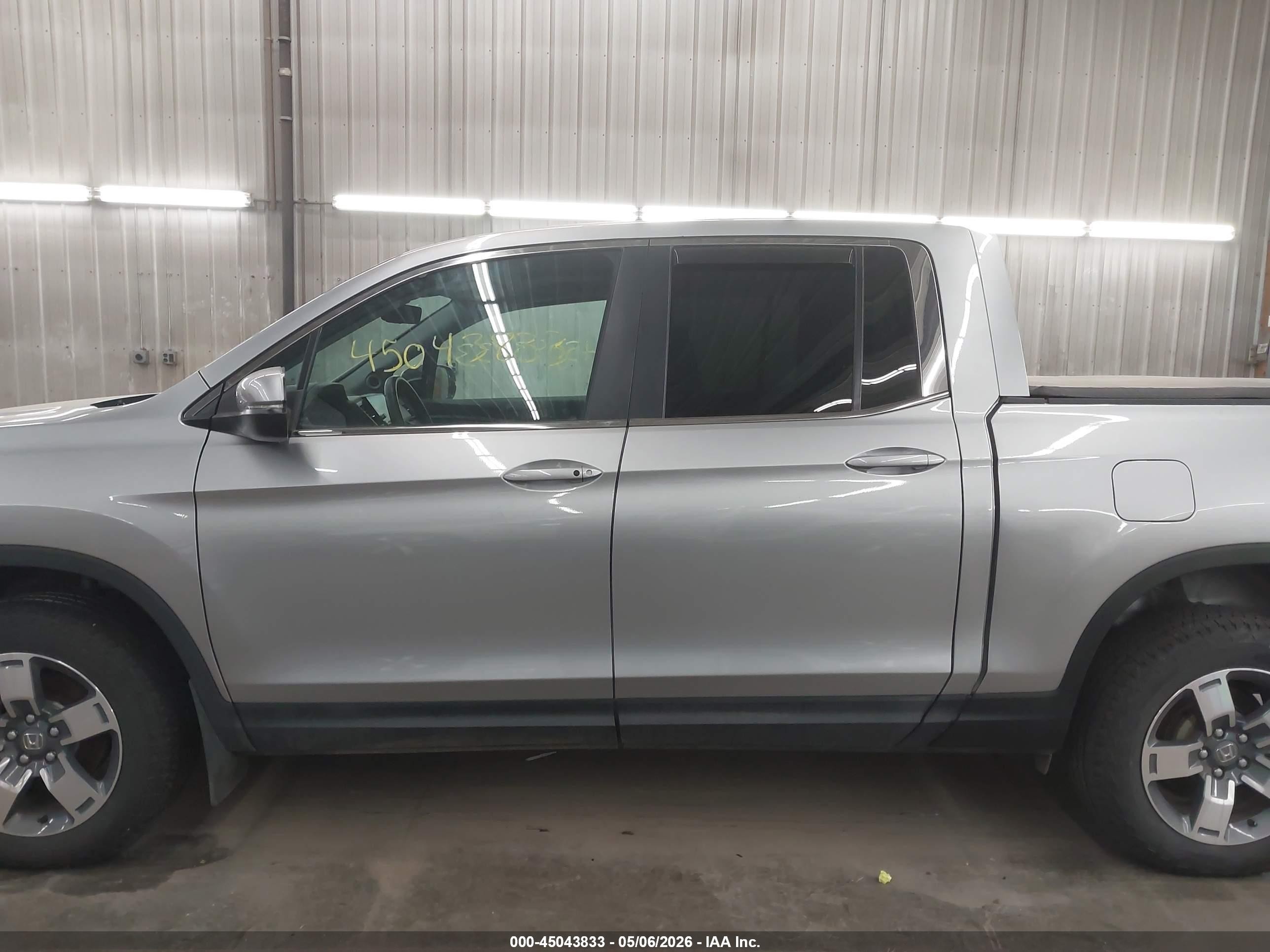 2024 Honda Ridgeline Rtl Серебряный vin: 5FPYK3F5XRB020294