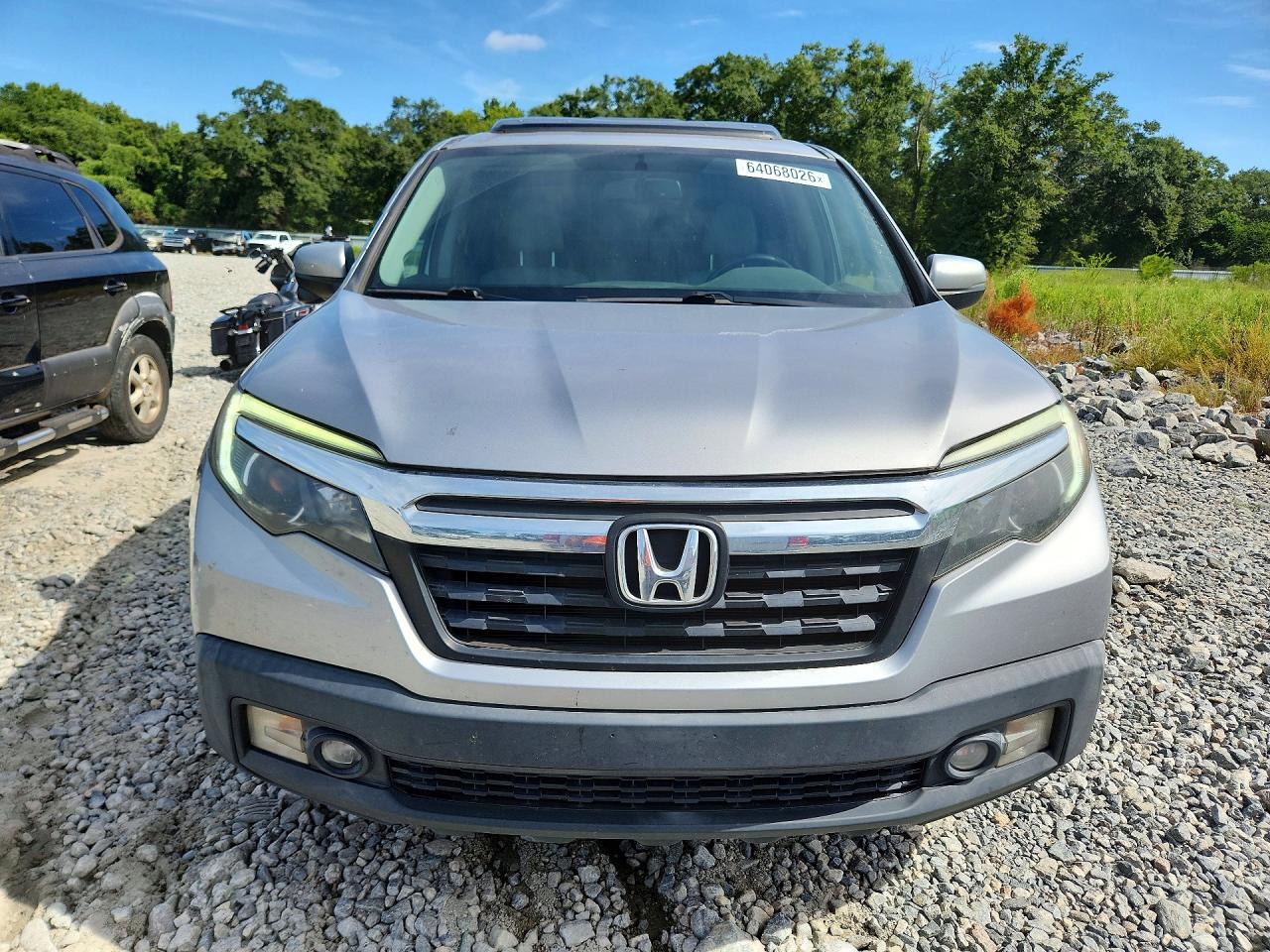 2019 Honda Ridgeline Rtl Silver vin: 5FPYK3F64KB025652
