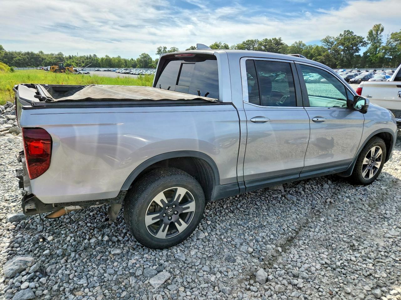 2019 Honda Ridgeline Rtl Silver vin: 5FPYK3F64KB025652