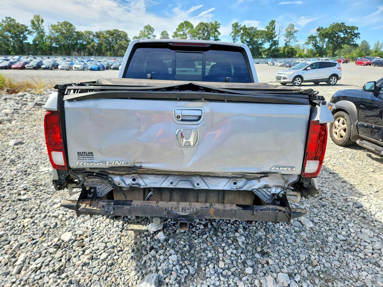 2019 Honda Ridgeline Rtl Silver vin: 5FPYK3F64KB025652