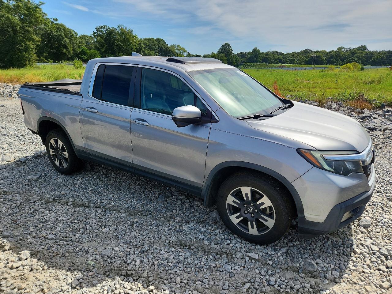 2019 Honda Ridgeline Rtl Silver vin: 5FPYK3F64KB025652