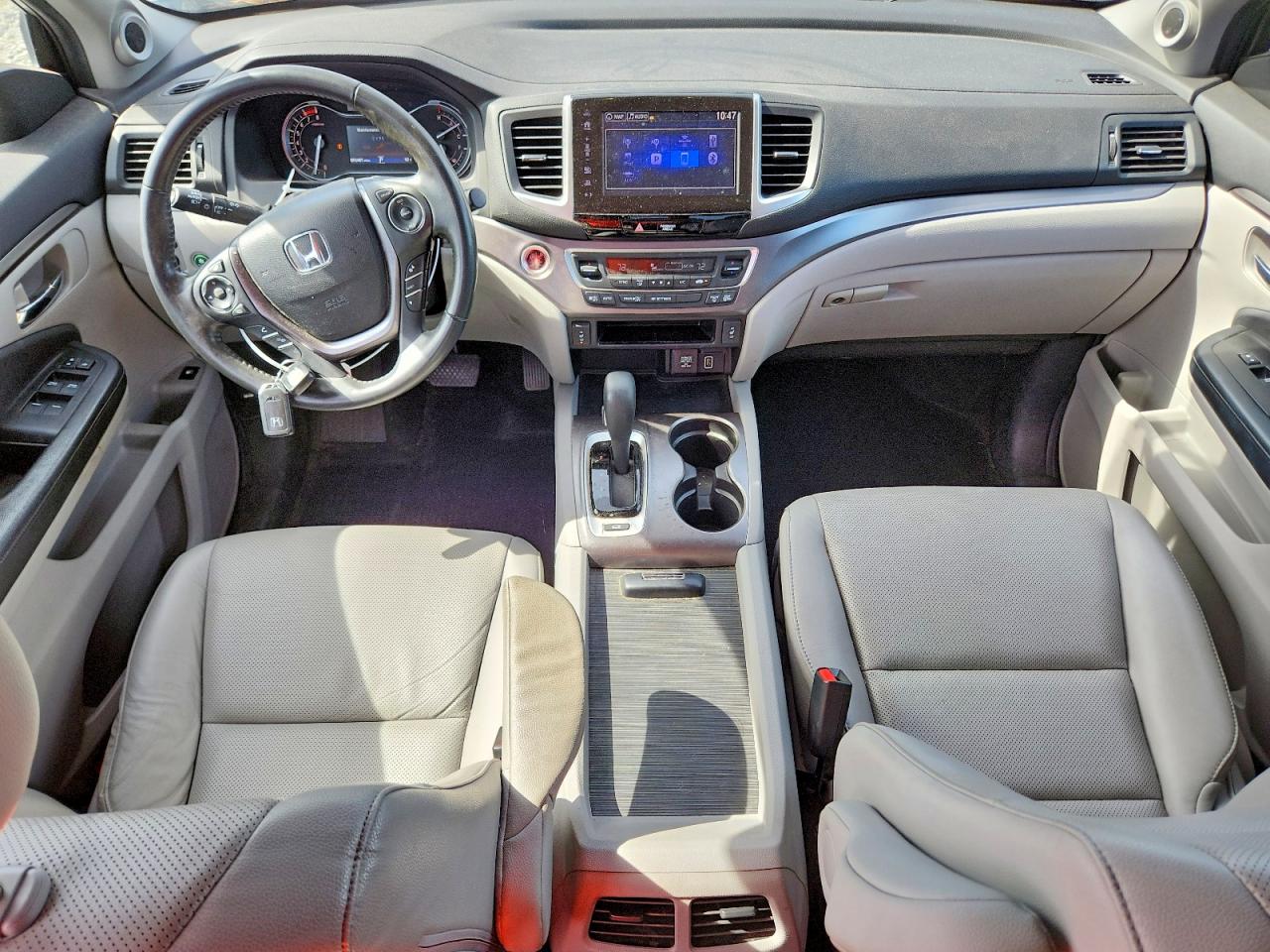 2019 Honda Ridgeline Rtl Silver vin: 5FPYK3F64KB025652