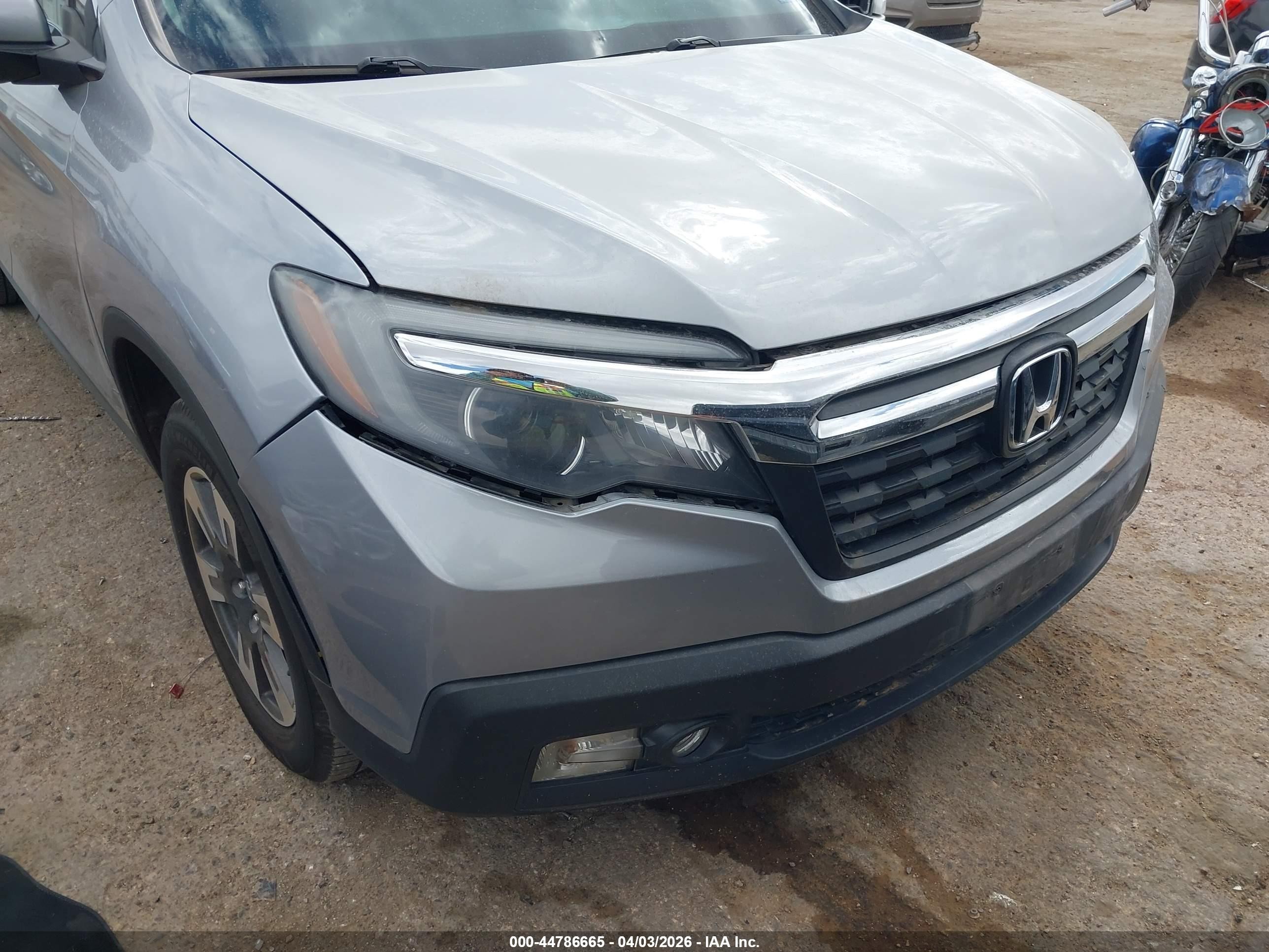 2019 Honda Ridgeline Rtl-t Silver vin: 5FPYK3F6XKB033870