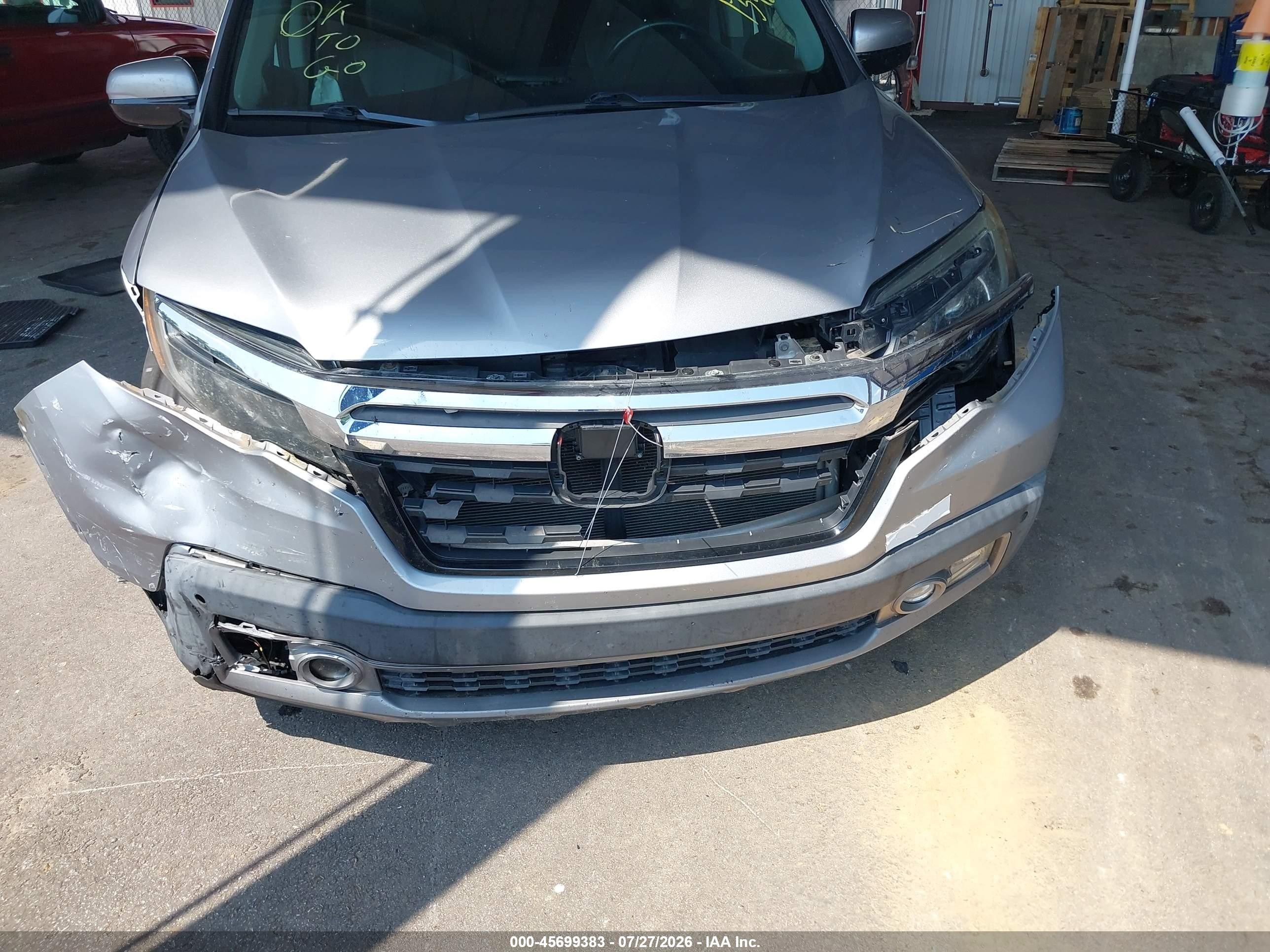 2018 Honda Ridgeline Rtl-e Silver vin: 5FPYK3F78JB001023